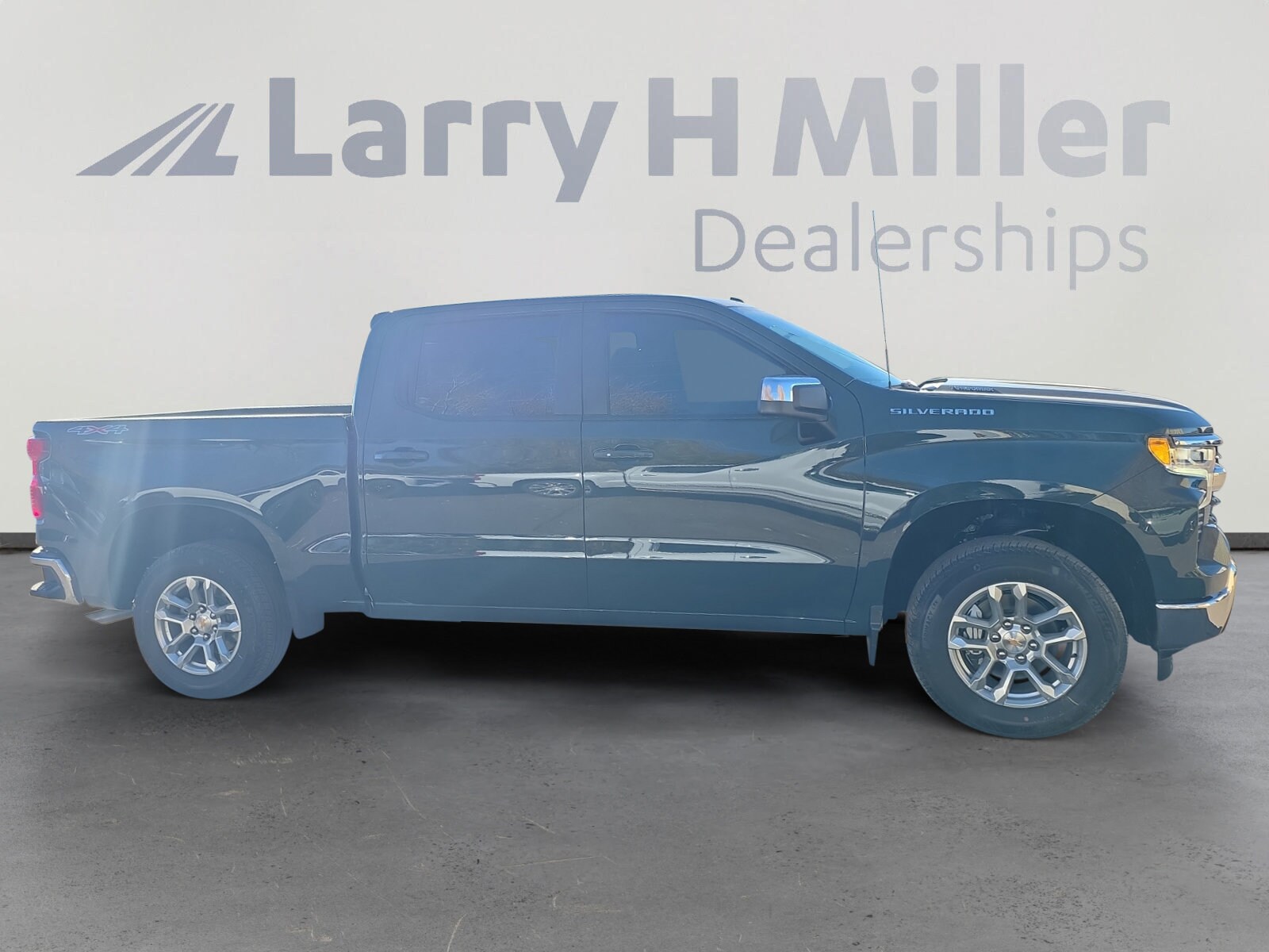 2026 Chevrolet Silverado 1500 LT photo 3