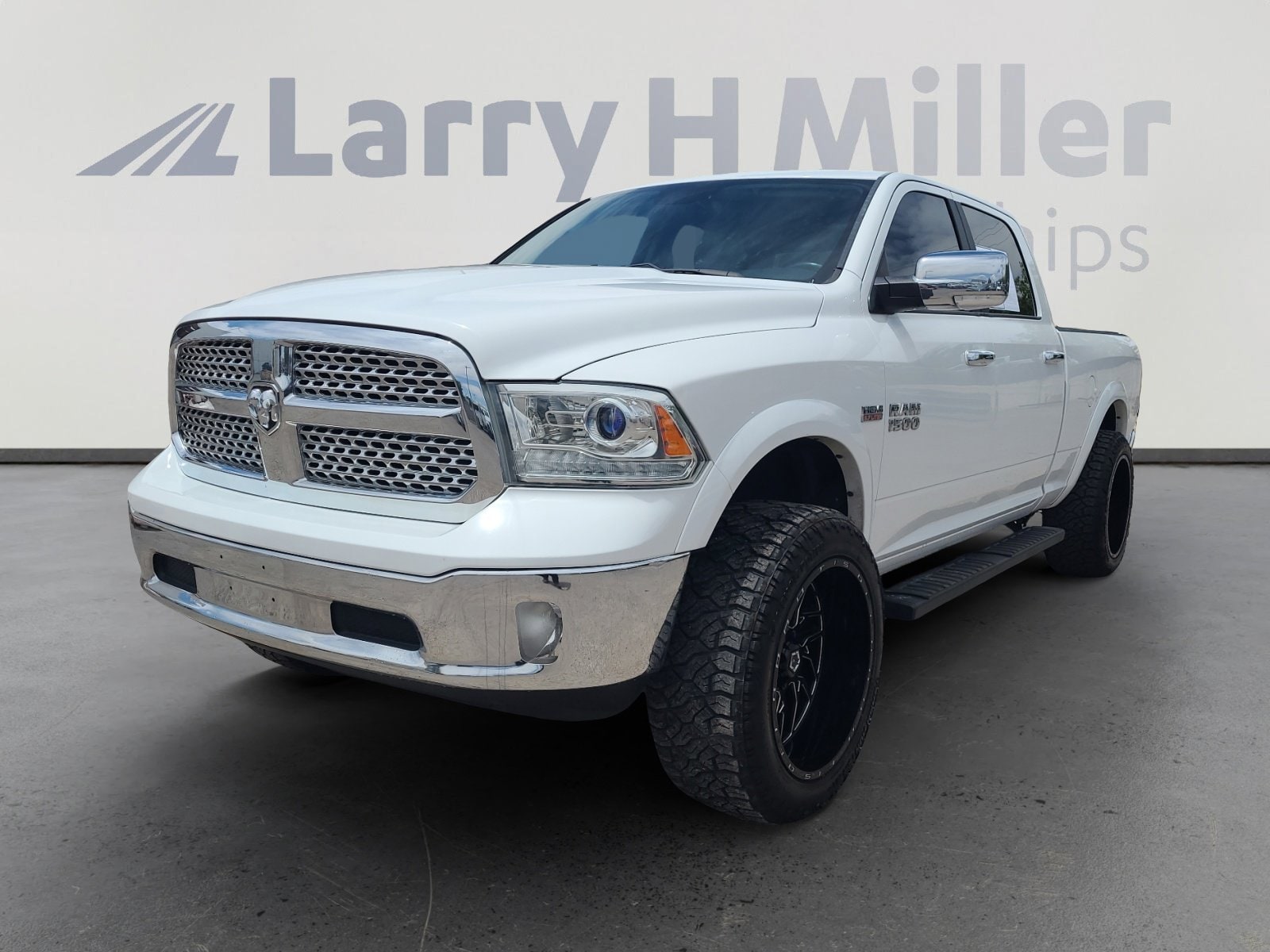 2017 RAM 1500 Laramie Crew Cab 6'4's photo