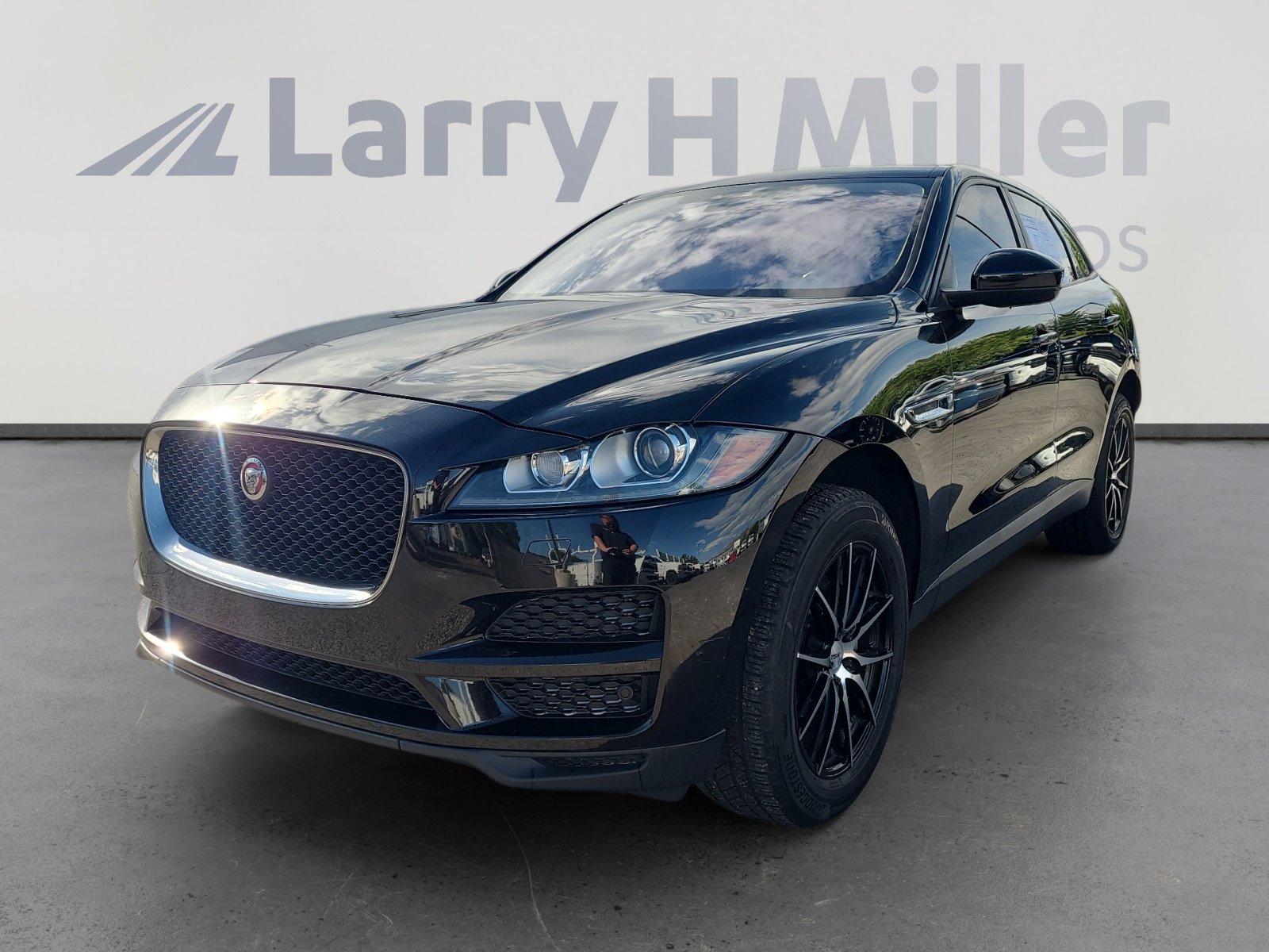 2017 Jaguar F-PACE 35t Premium AWD's photo