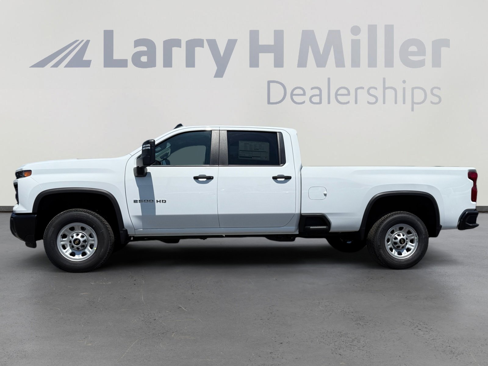 2025 Chevrolet Silverado 2500HD photo 2