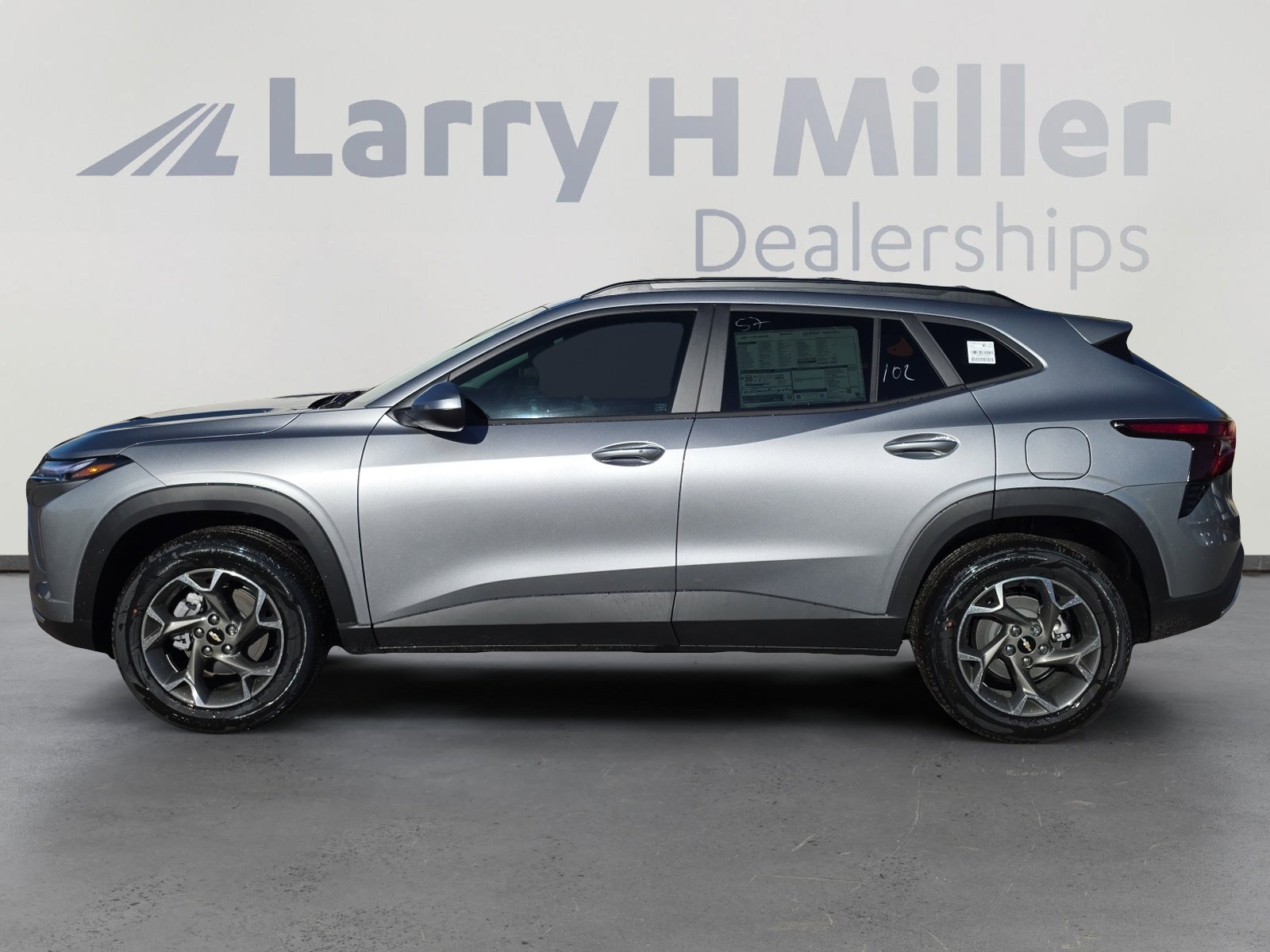 2026 Chevrolet Trax LT photo 2