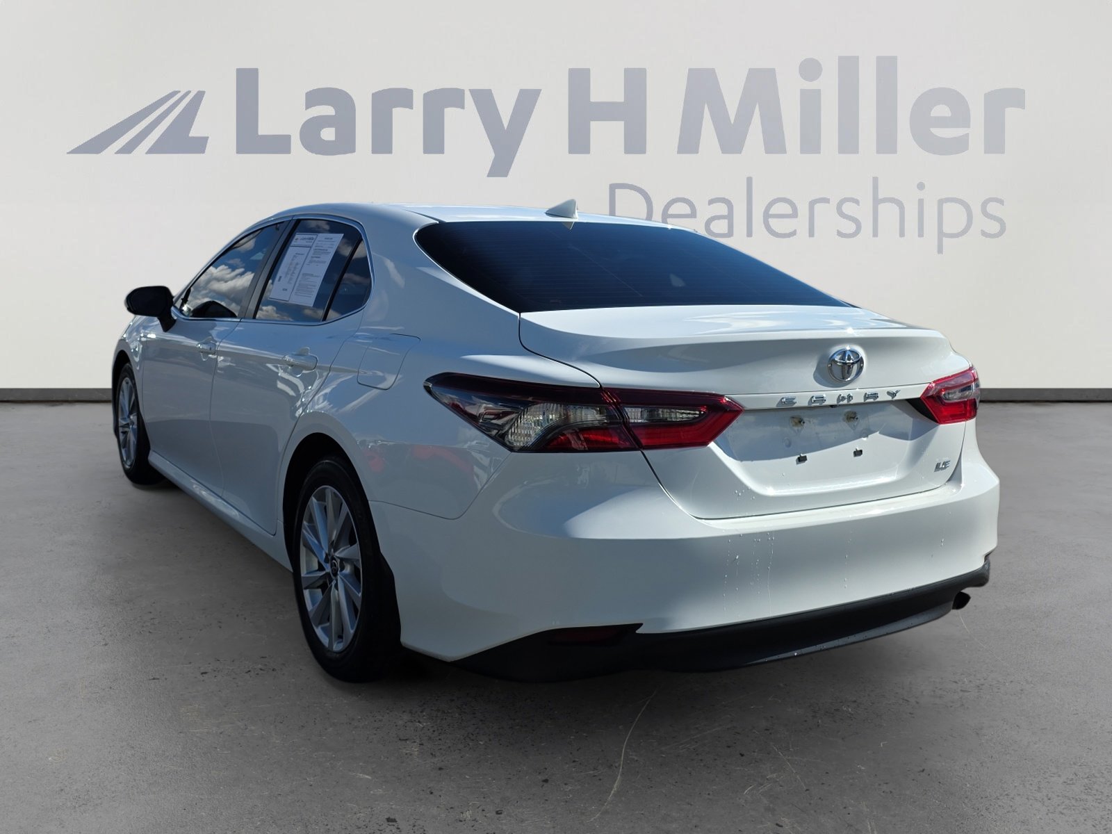 2024 Toyota Camry LE photo 4