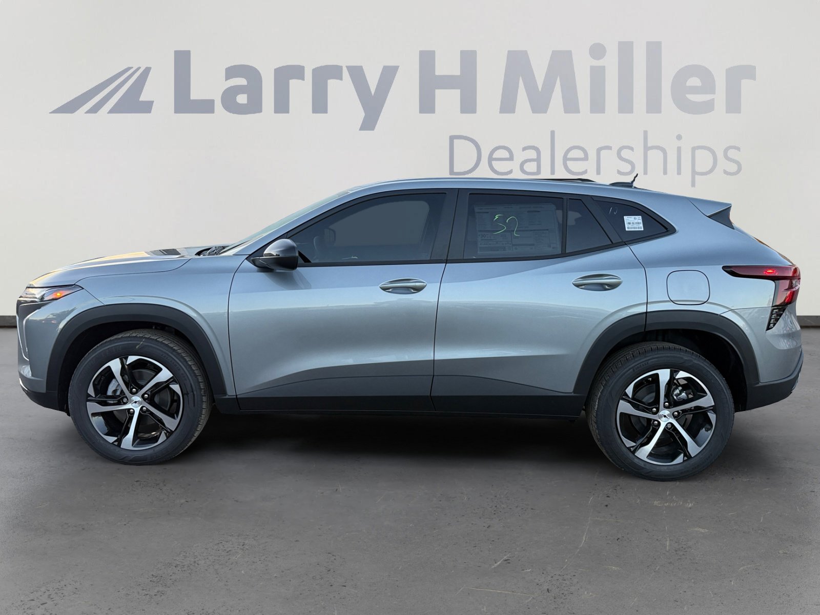 2026 Chevrolet Trax photo 2