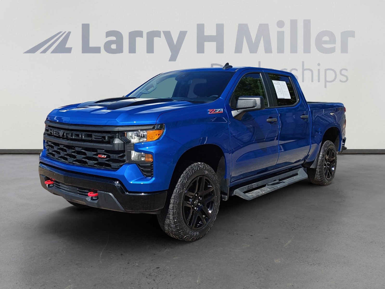 2023 Chevrolet Silverado 1500 Custom Trail Boss 4X4 Crew Cab Short Box's photo