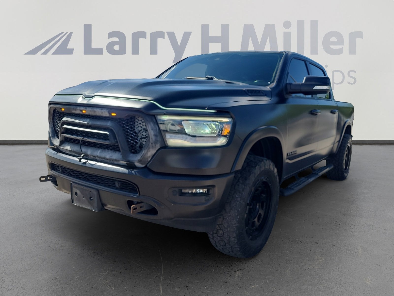 2019 RAM 1500 Laramie 4x4 Crew Cab 5'7's photo
