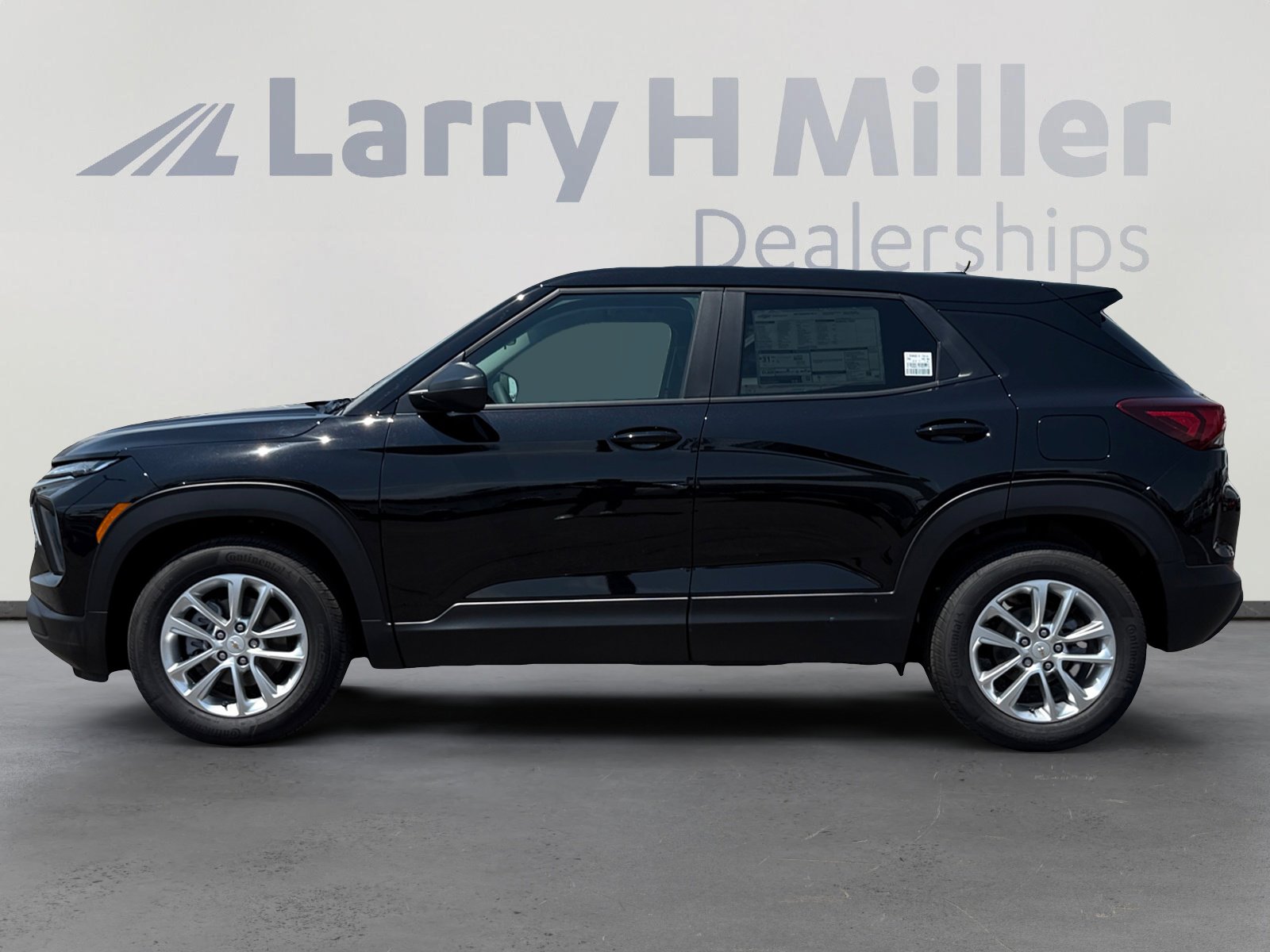 2026 Chevrolet Trailblazer LS photo 3