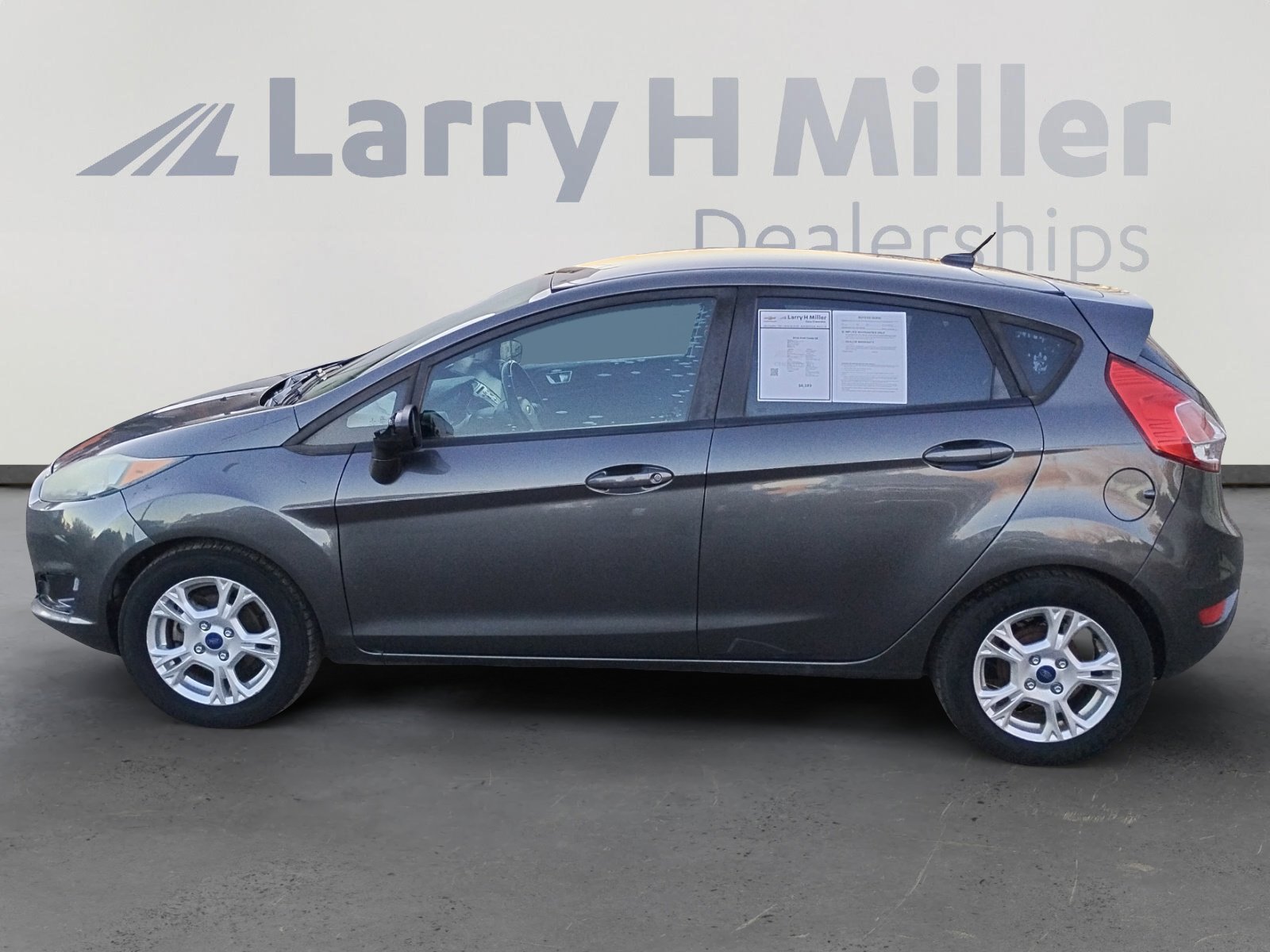 2016 Ford Fiesta SE photo 2