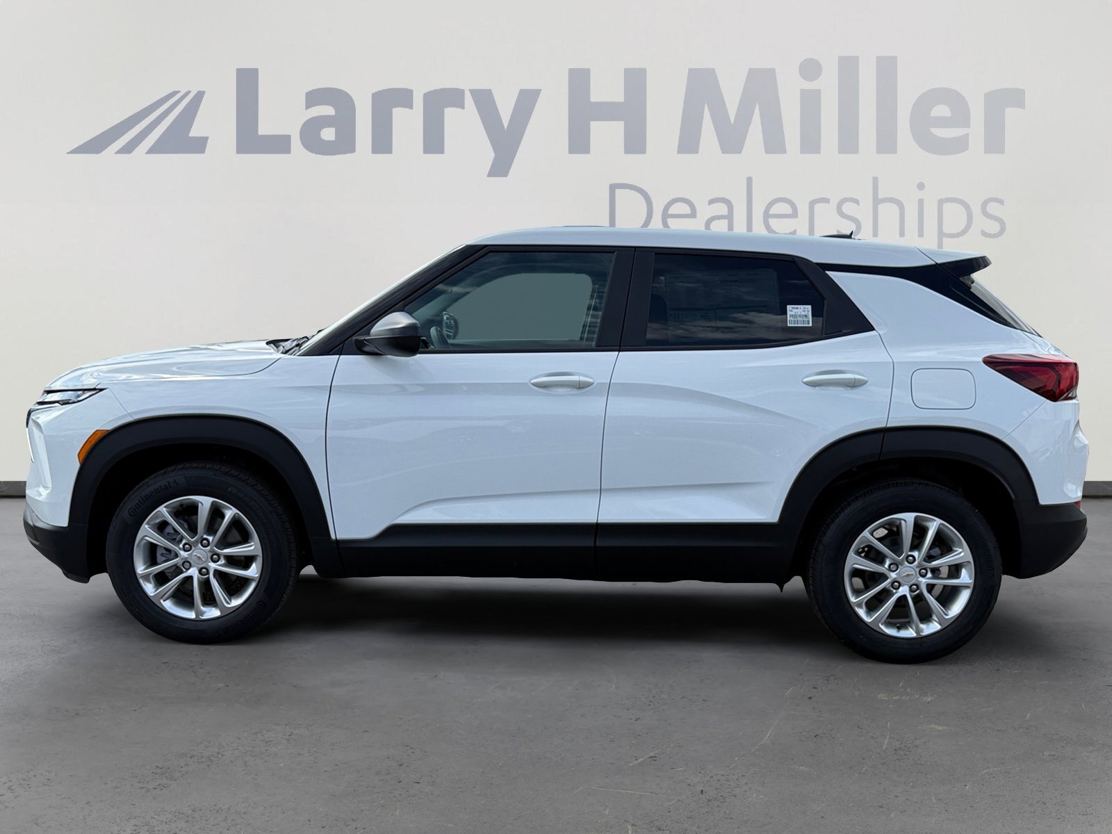 2026 Chevrolet Trailblazer LS photo 3