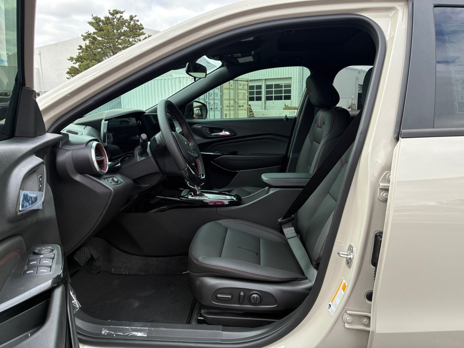 2026 Chevrolet Trax RS - Photo 13