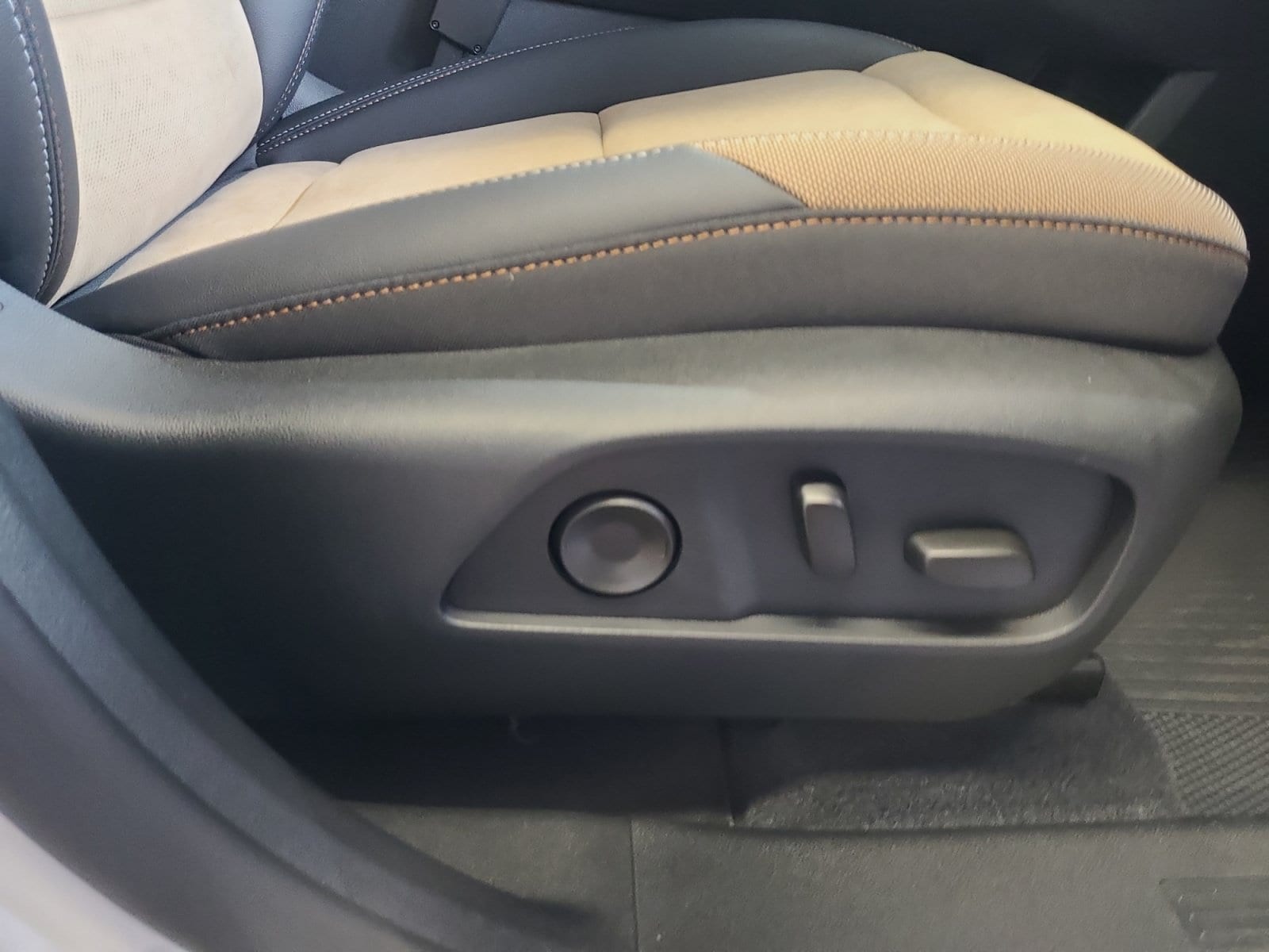 2027 Chevrolet Equinox ACTIV - Photo 31