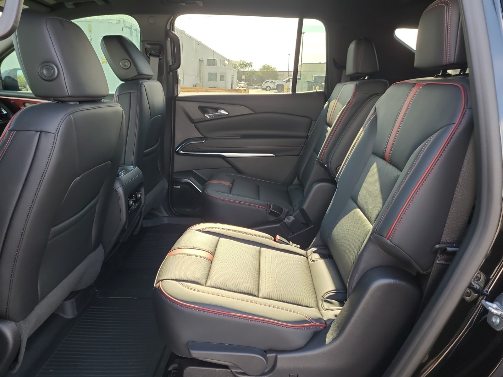 2027 Chevrolet Traverse RS - Photo 25