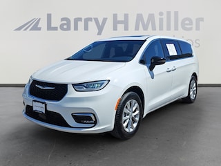 Used 2025 Chrysler Pacifica Select Van Passenger Van Albuquerque, NM