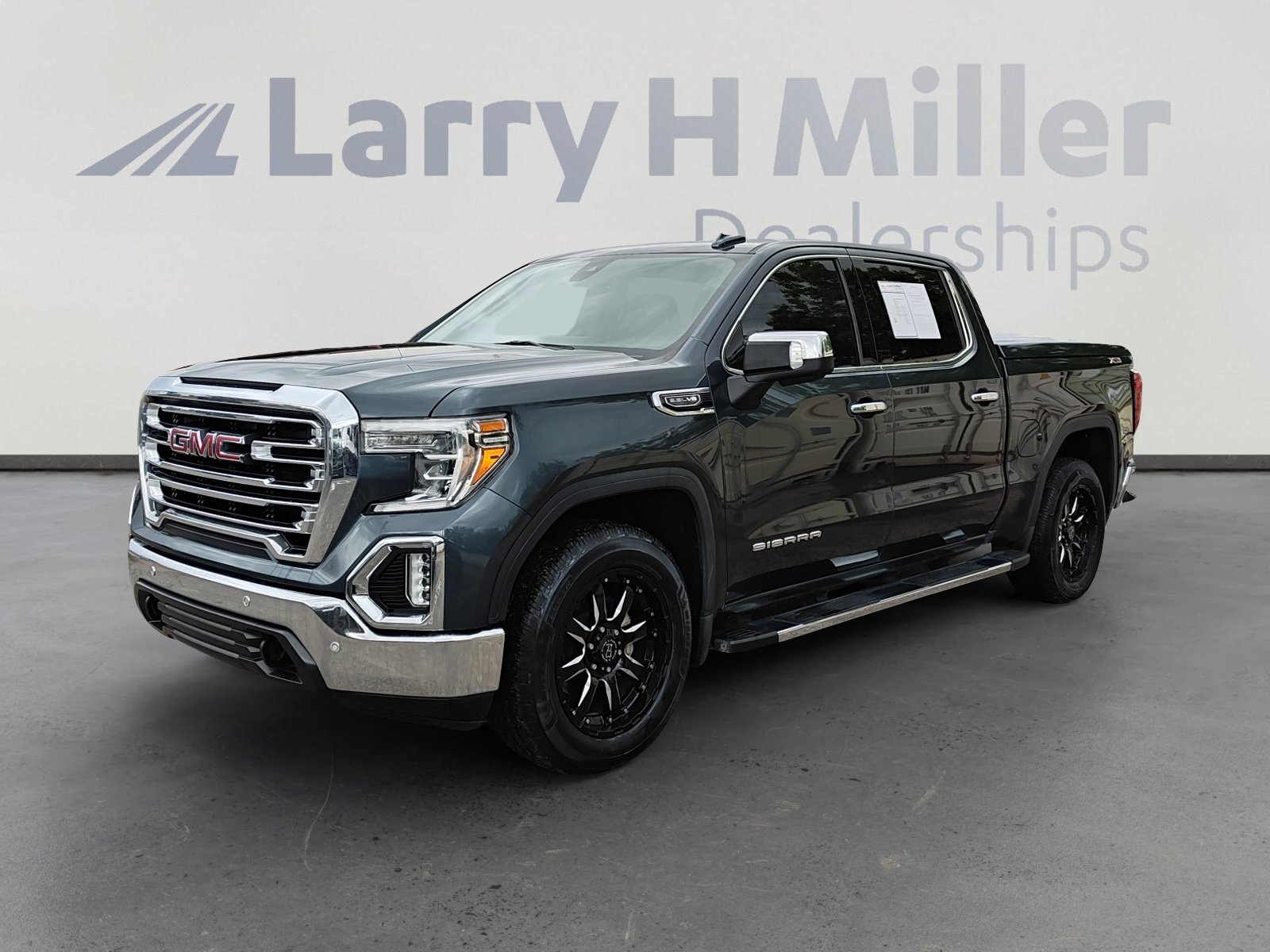 2019 GMC Sierra 4WD Crew Cab Short Box SLT's photo