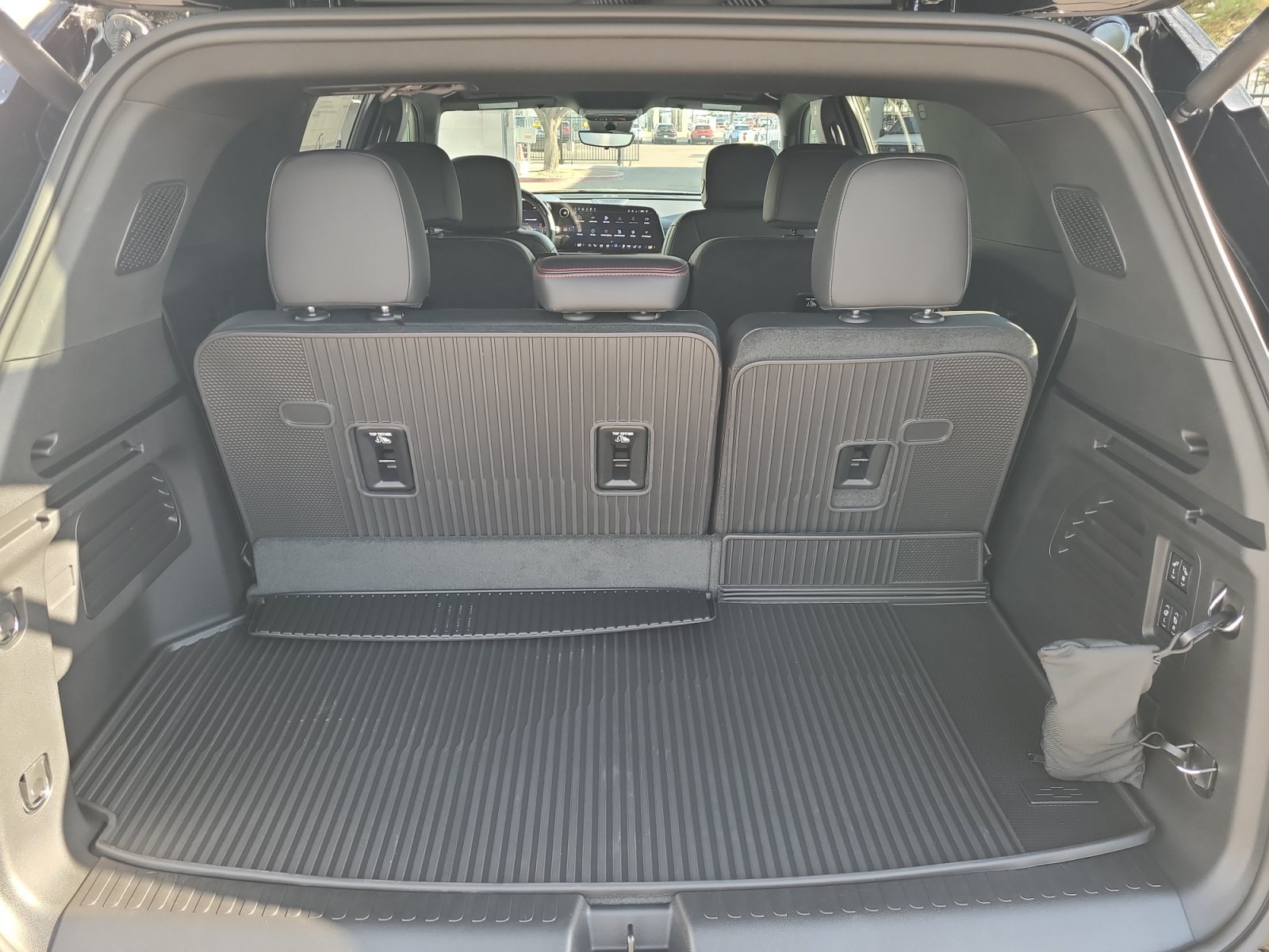 2027 Chevrolet Traverse RS - Photo 28