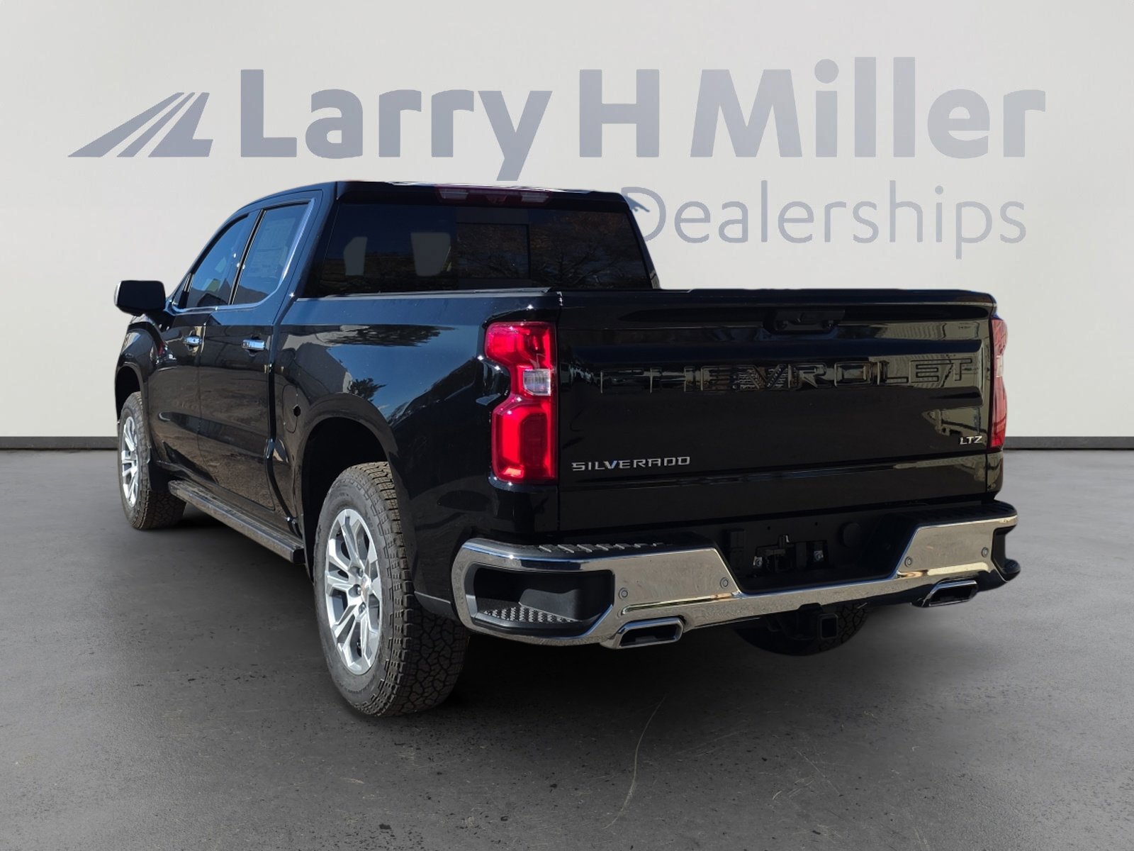 2026 Chevrolet Silverado 1500 LTZ photo 3