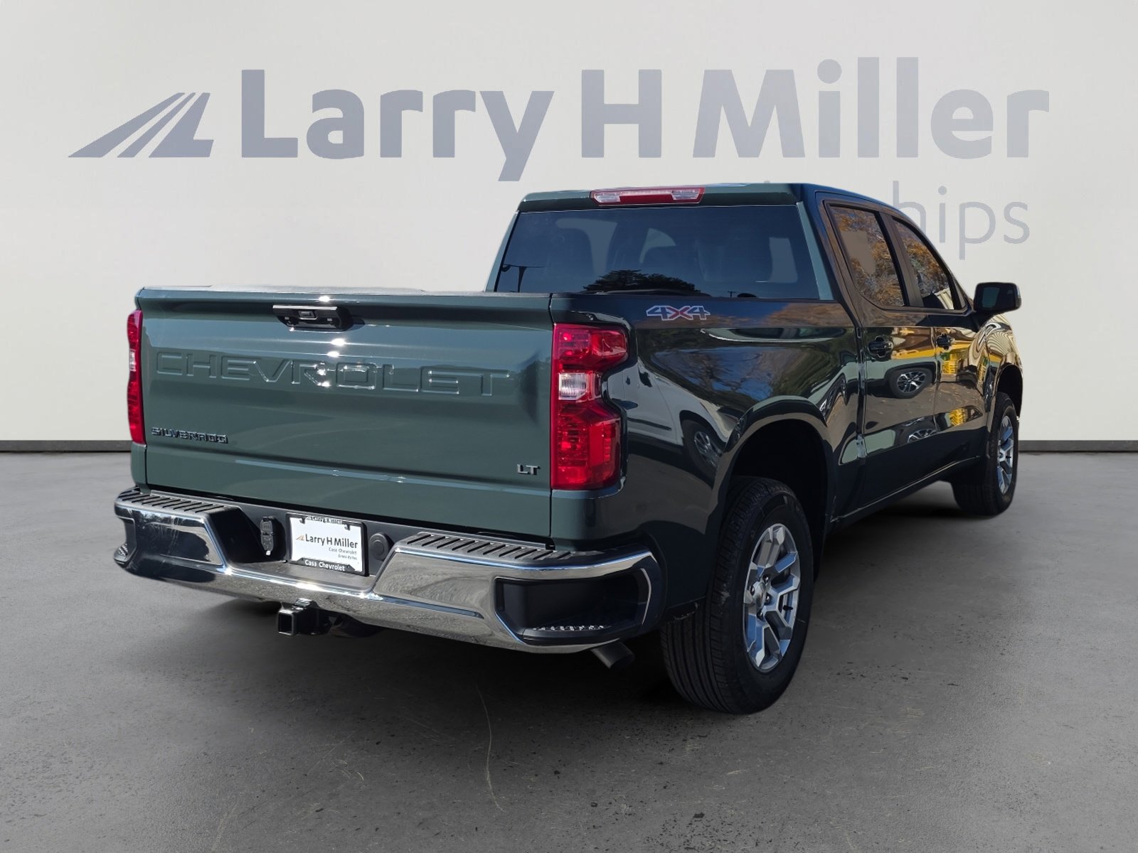 2026 Chevrolet Silverado 1500 LT photo 2