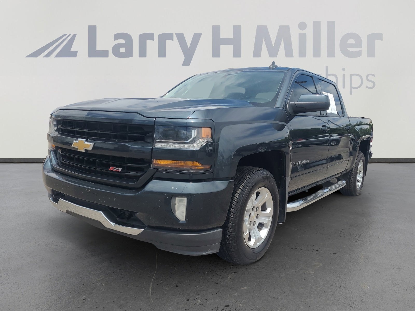 2017 Chevrolet Silverado 1500 LT Z71 4X4 Crew Cab Short Box's photo
