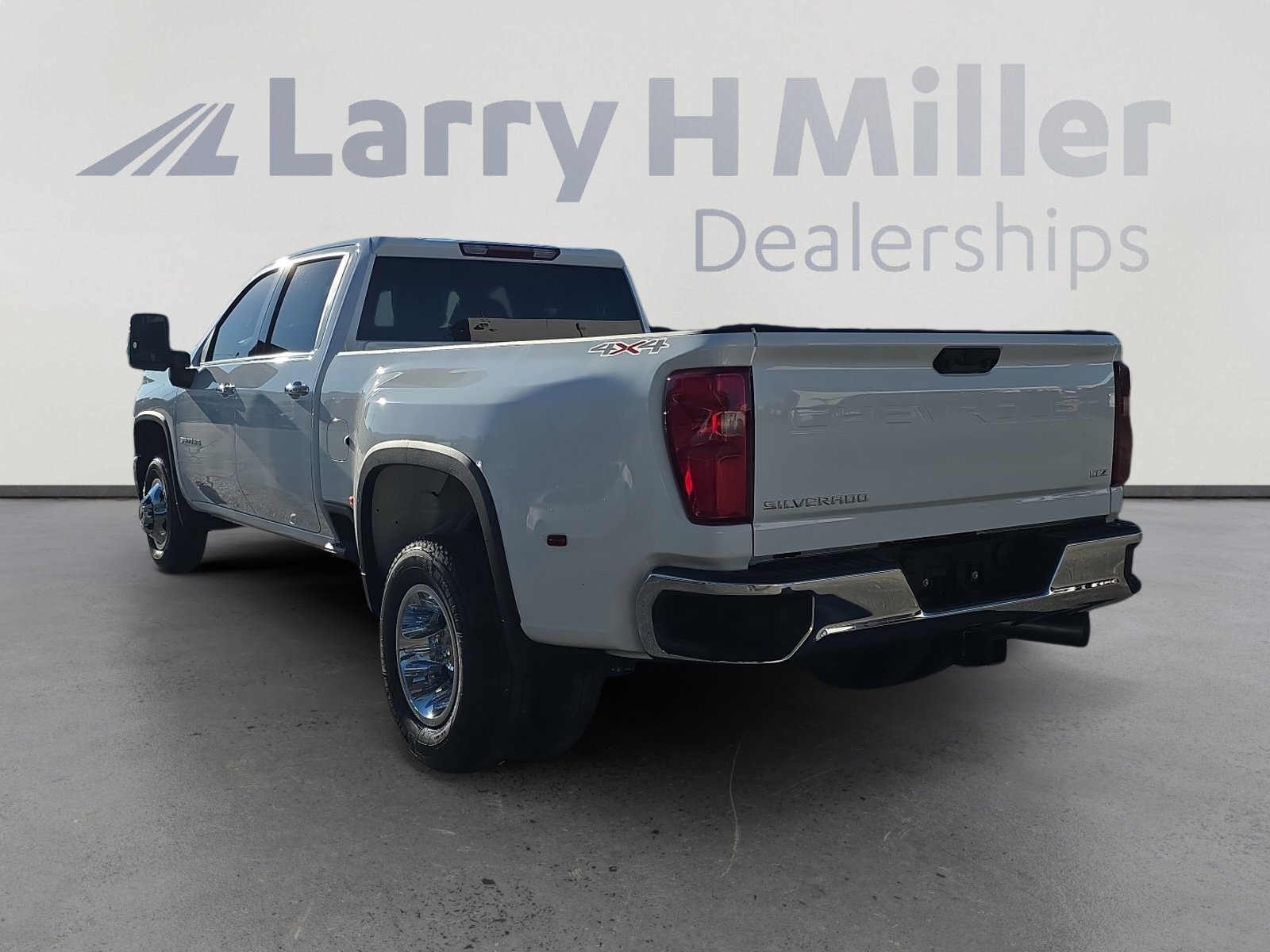 2026 Chevrolet Silverado LTZ photo 4