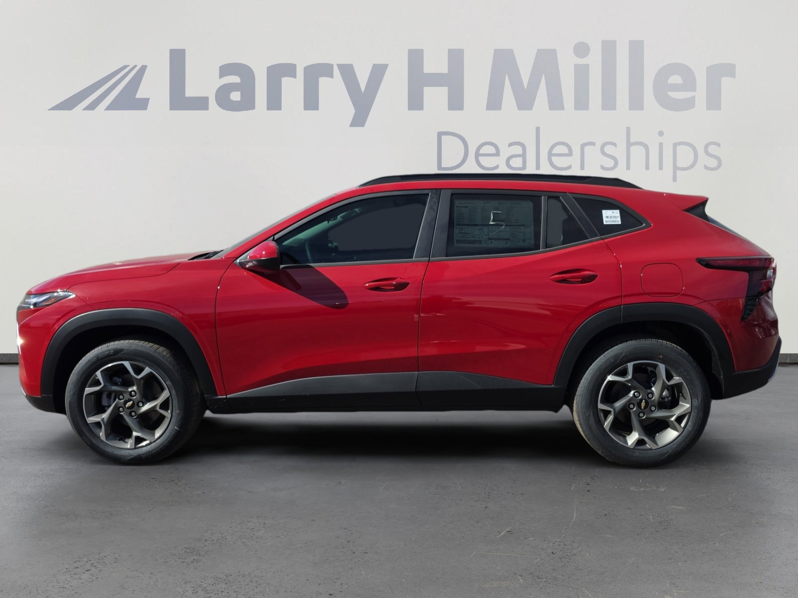 2026 Chevrolet Trax LT photo 2