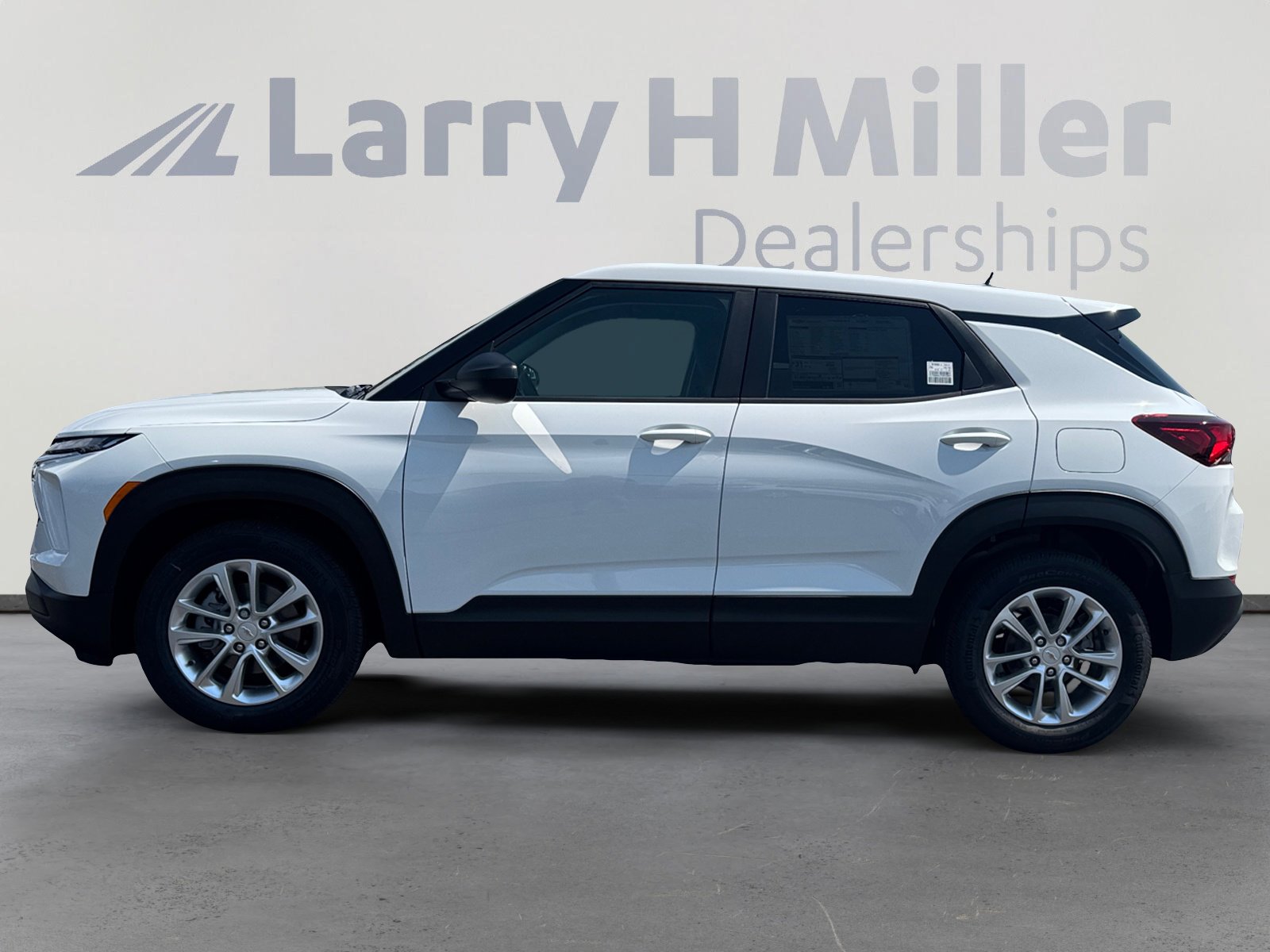 2026 Chevrolet Trailblazer LS photo 3