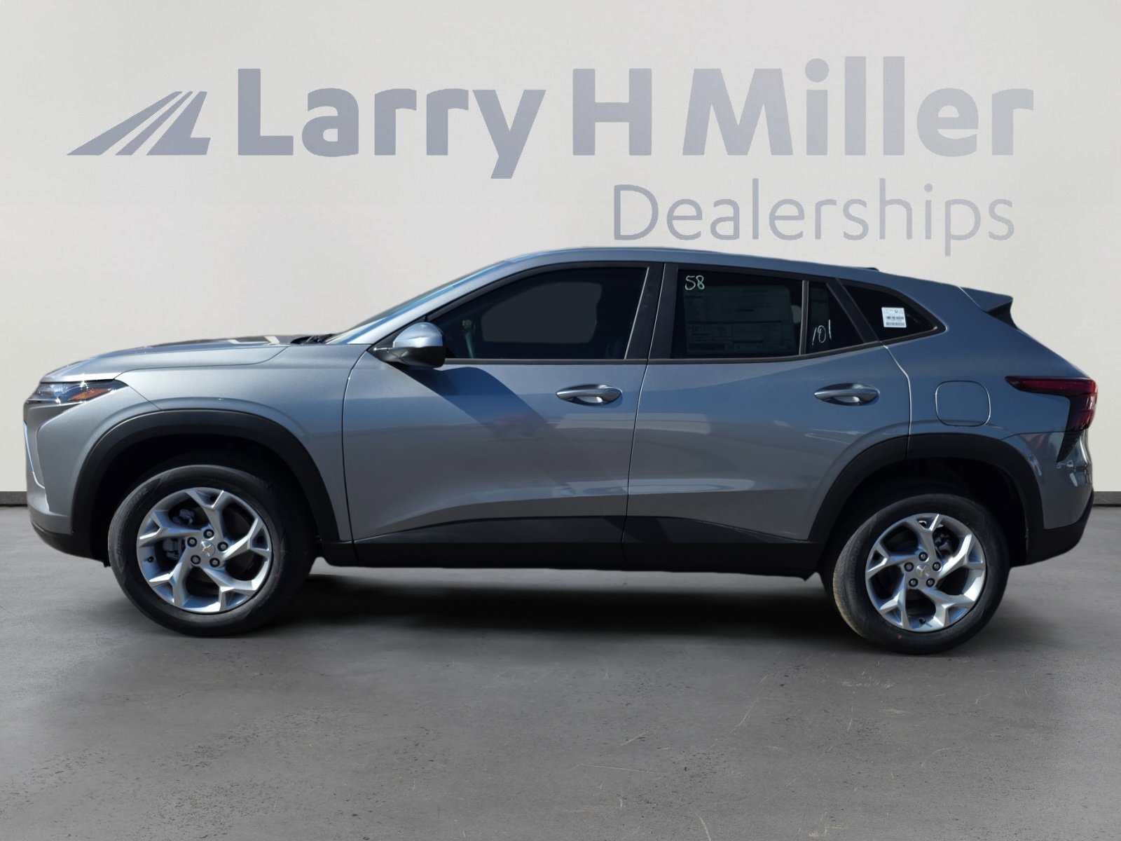 2026 Chevrolet Trax LS photo 2