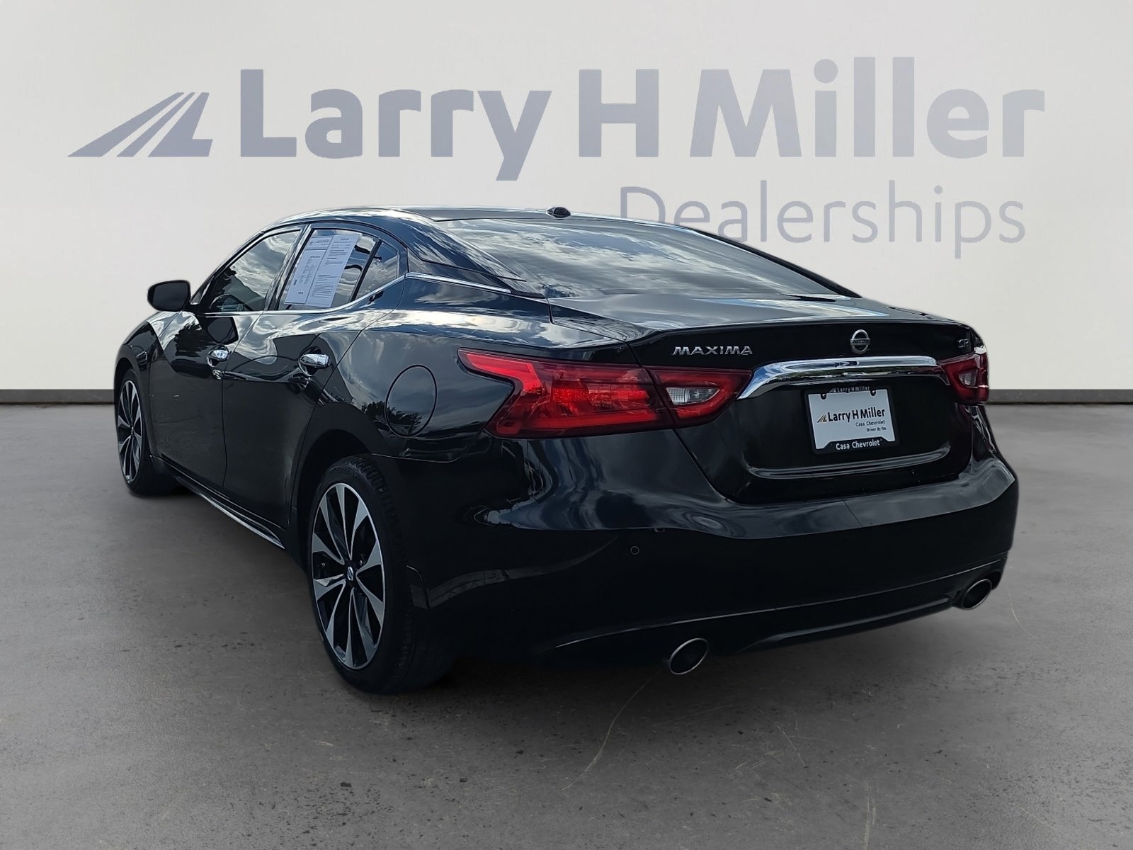 2018 Nissan Maxima SR photo 4
