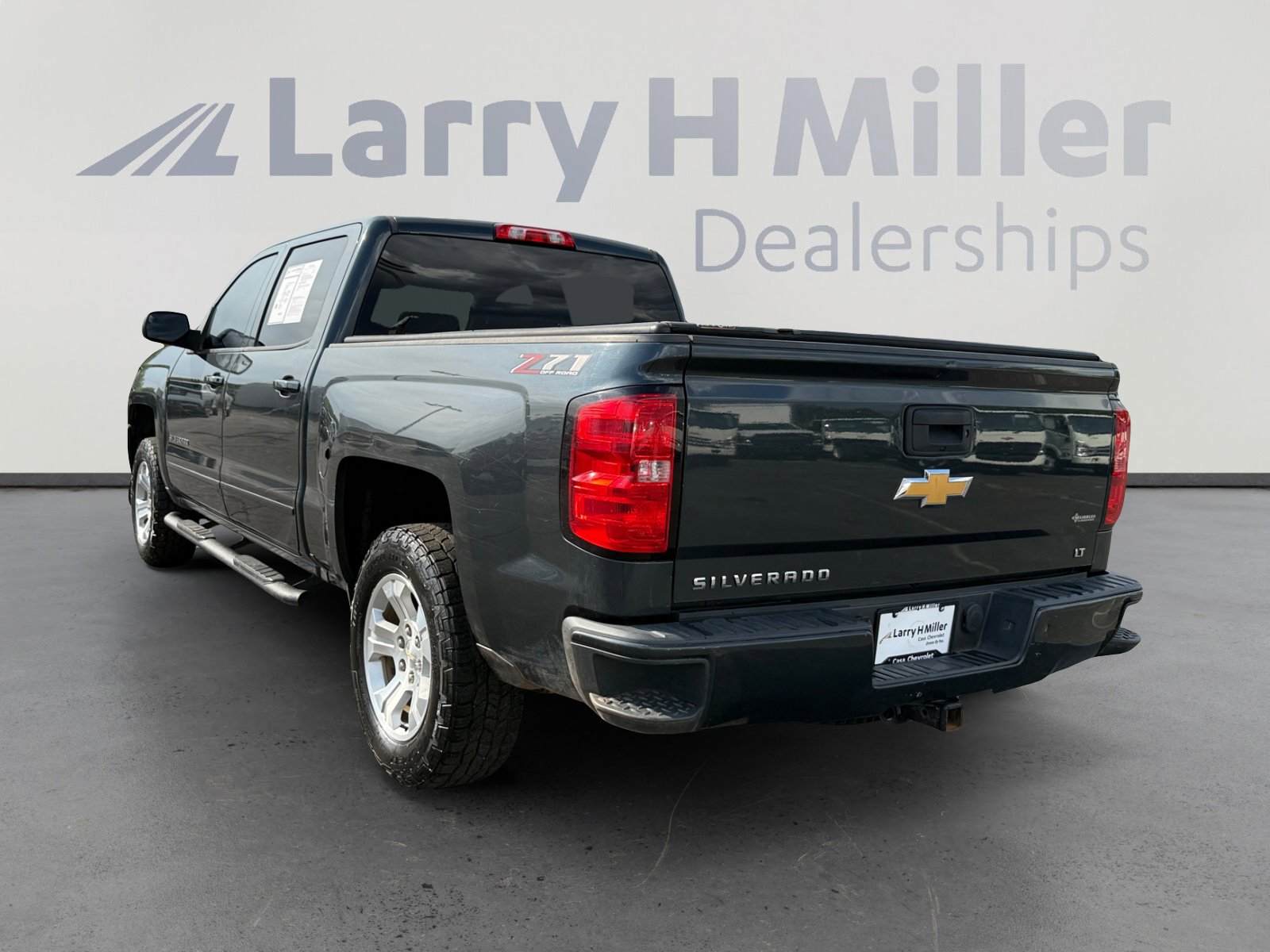 2018 Chevrolet Silverado 1500 LT photo 4
