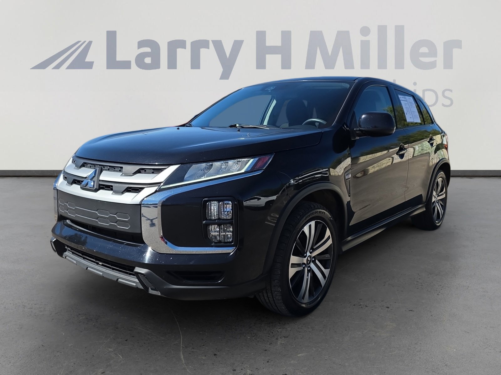 2023 Mitsubishi Outlander Sport ES's photo