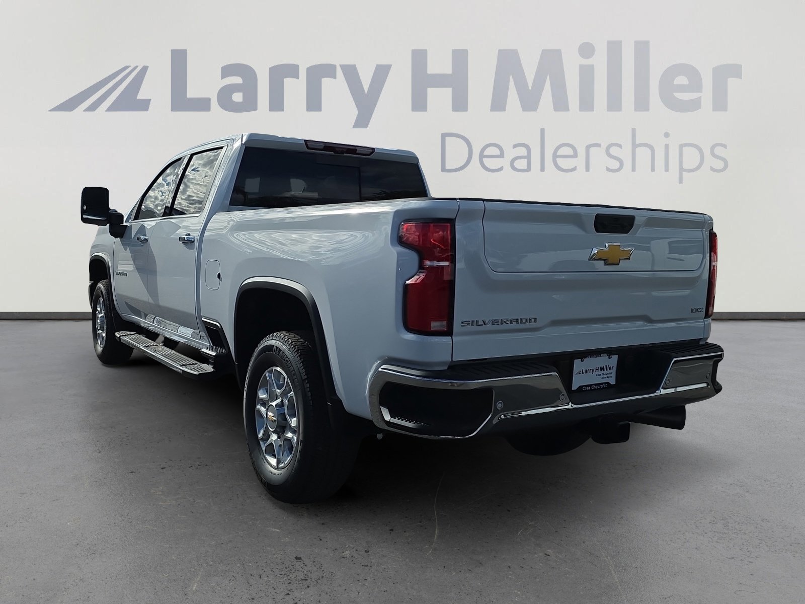 2026 Chevrolet Silverado 3500HD LTZ photo 2