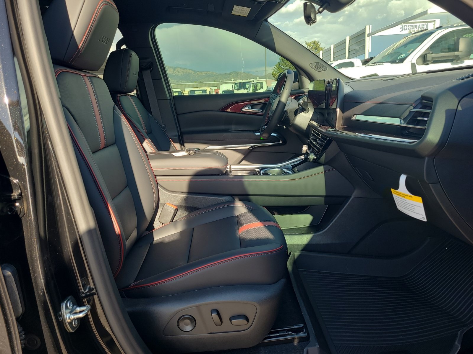 2027 Chevrolet Traverse RS - Photo 30