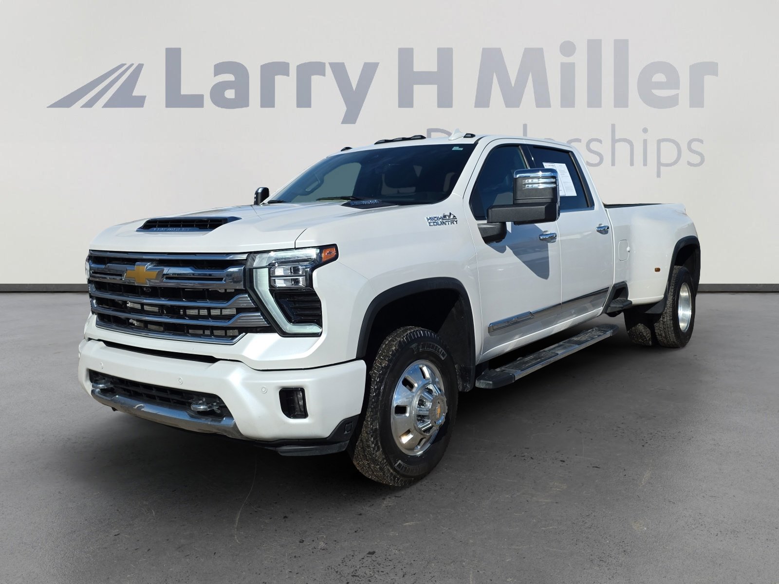 2024 Chevrolet Silverado 3500HD High Country's photo