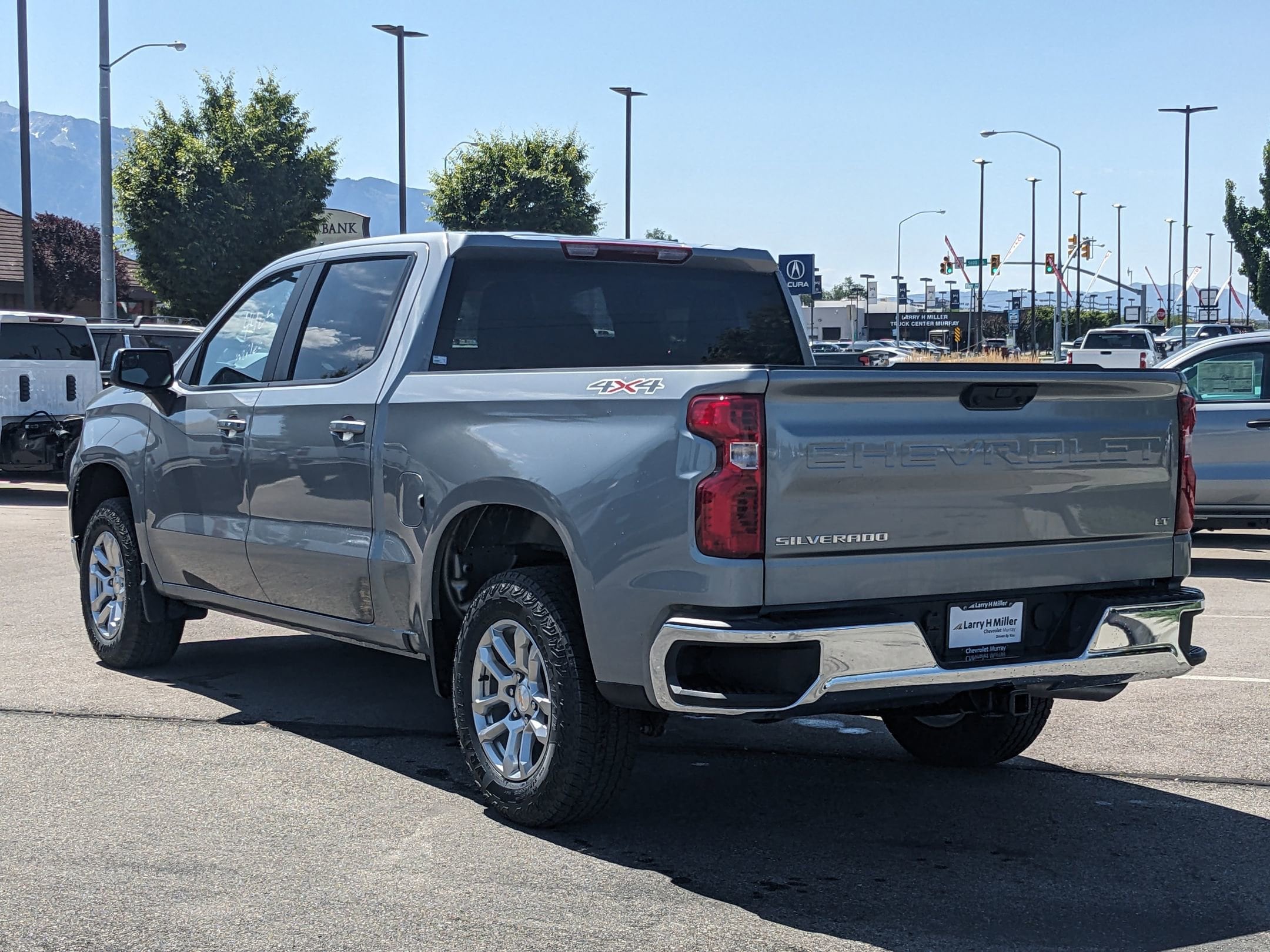 2025 Chevrolet Silverado 1500 LT - Photo 4