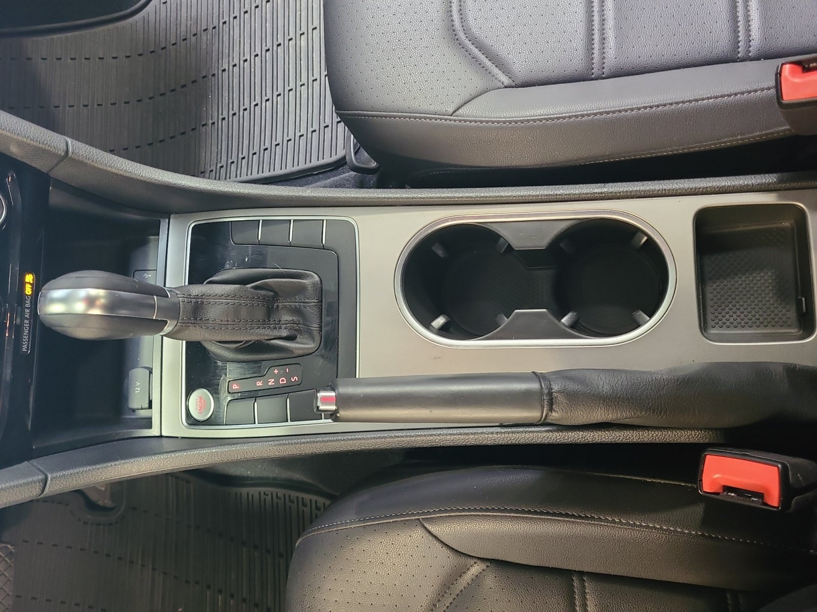 2020 Volkswagen Passat SE - Photo 16