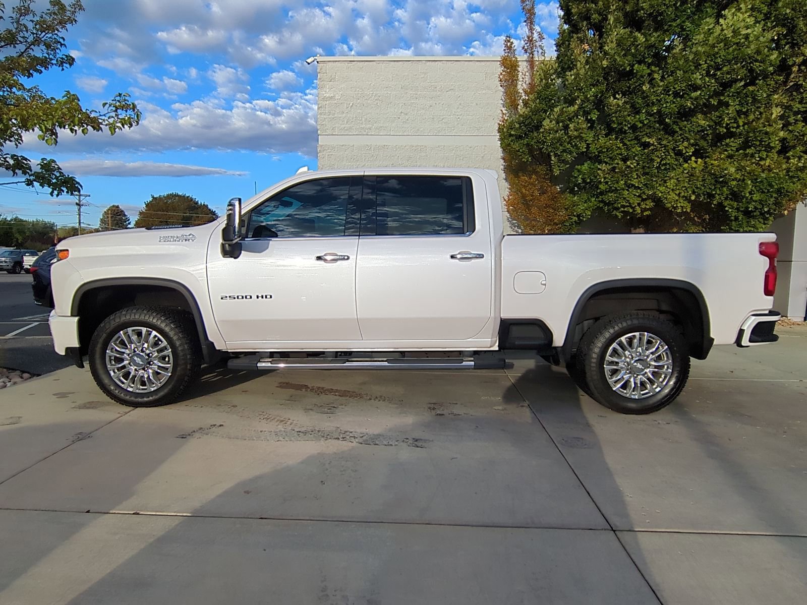 2020 Chevrolet Silverado High Country photo 3