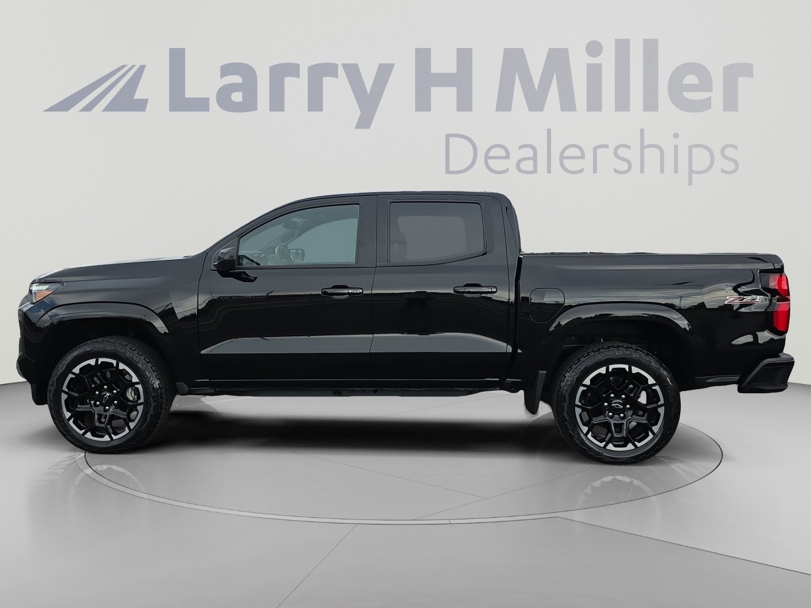 2026 Chevrolet Colorado Z71 - Photo 3