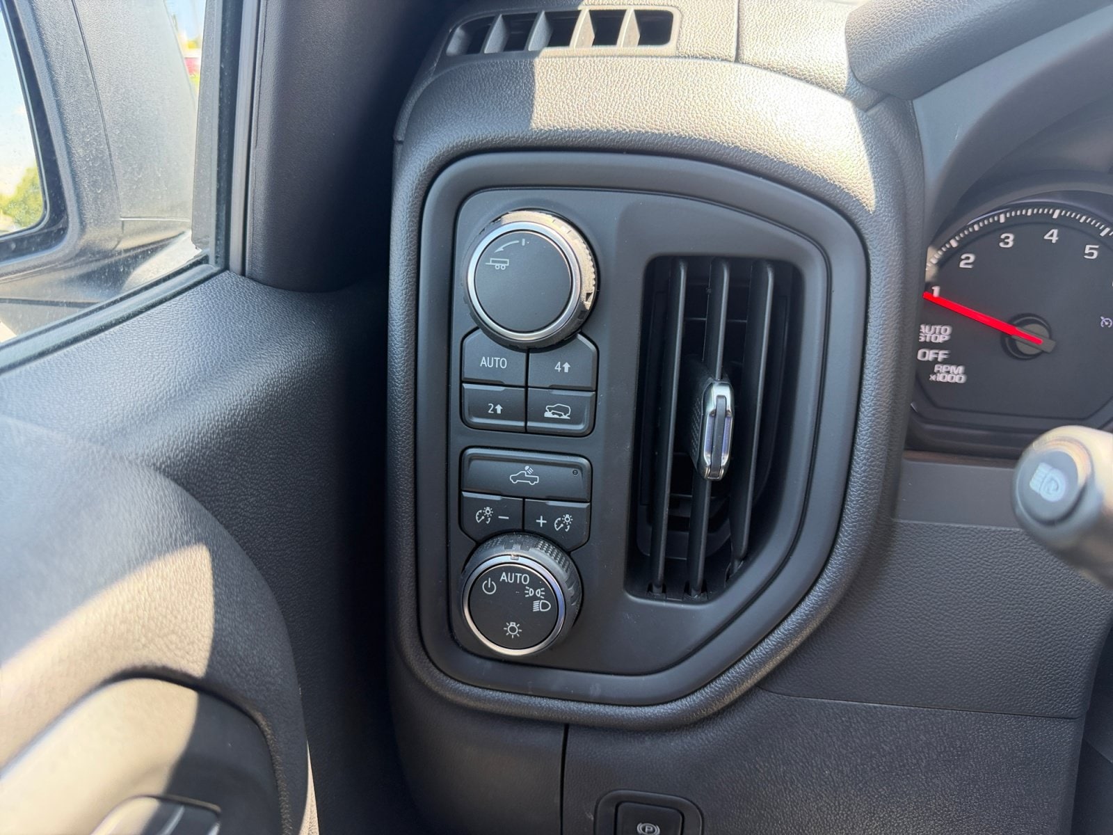 2026 Chevrolet Silverado 1500 Custom - Photo 34