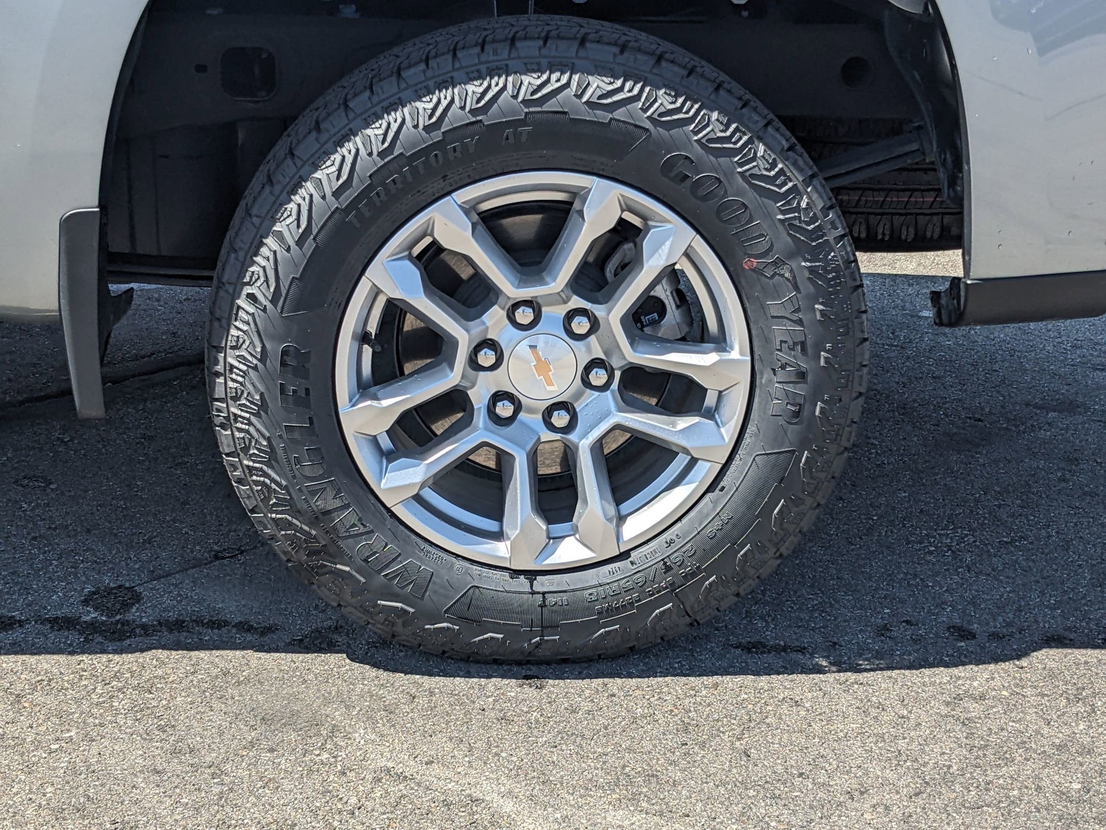 2025 Chevrolet Silverado 1500 LT - Photo 18