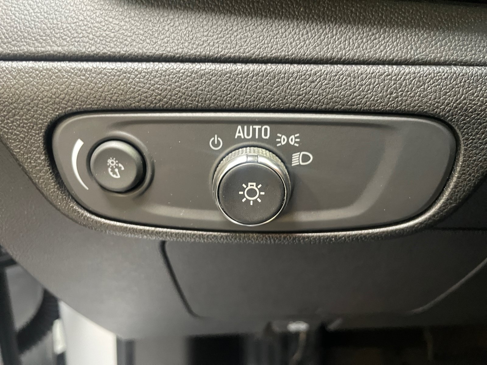 2023 Chevrolet Bolt EUV LT - Photo 14