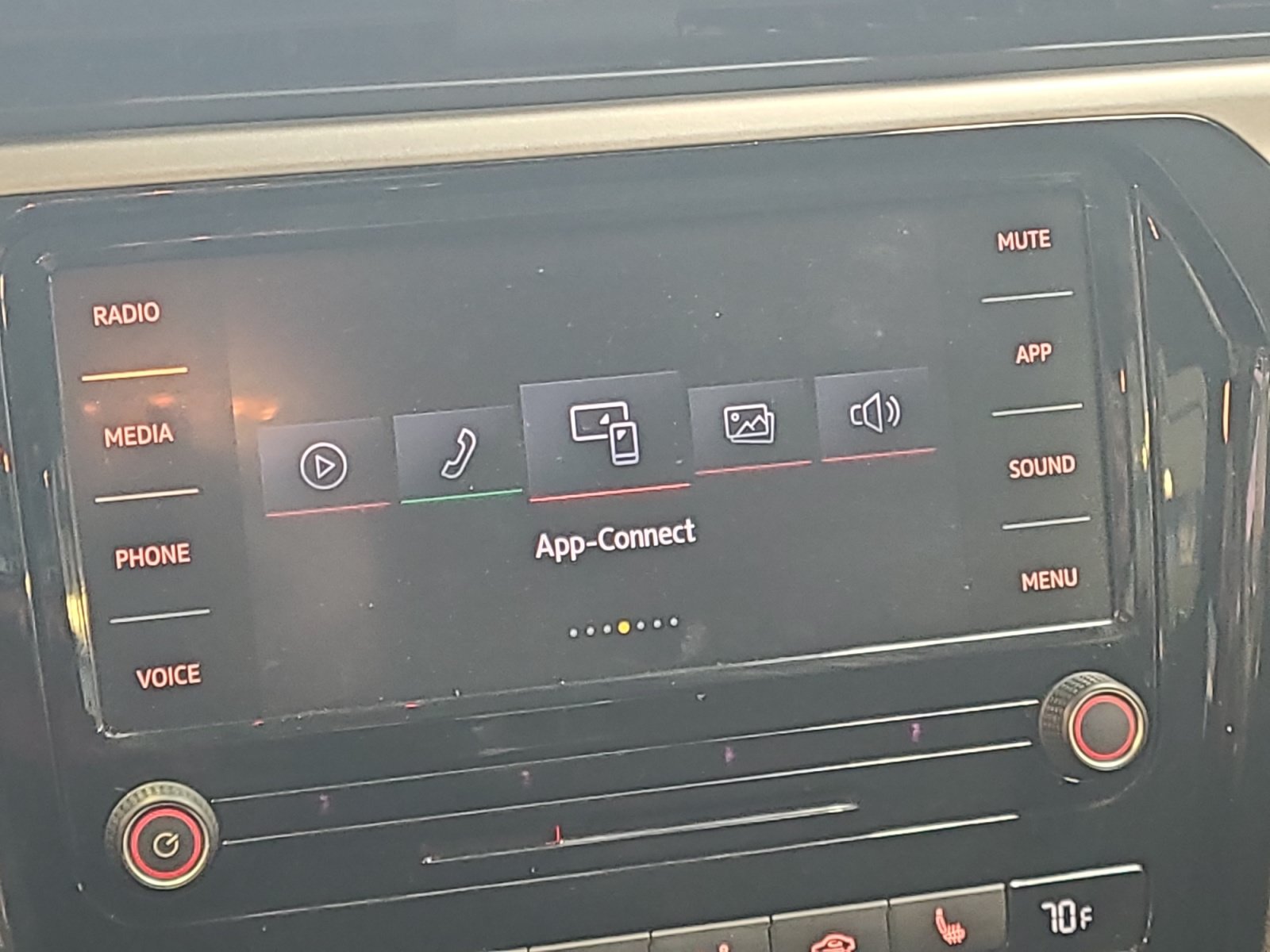 2020 Volkswagen Passat SE - Photo 13