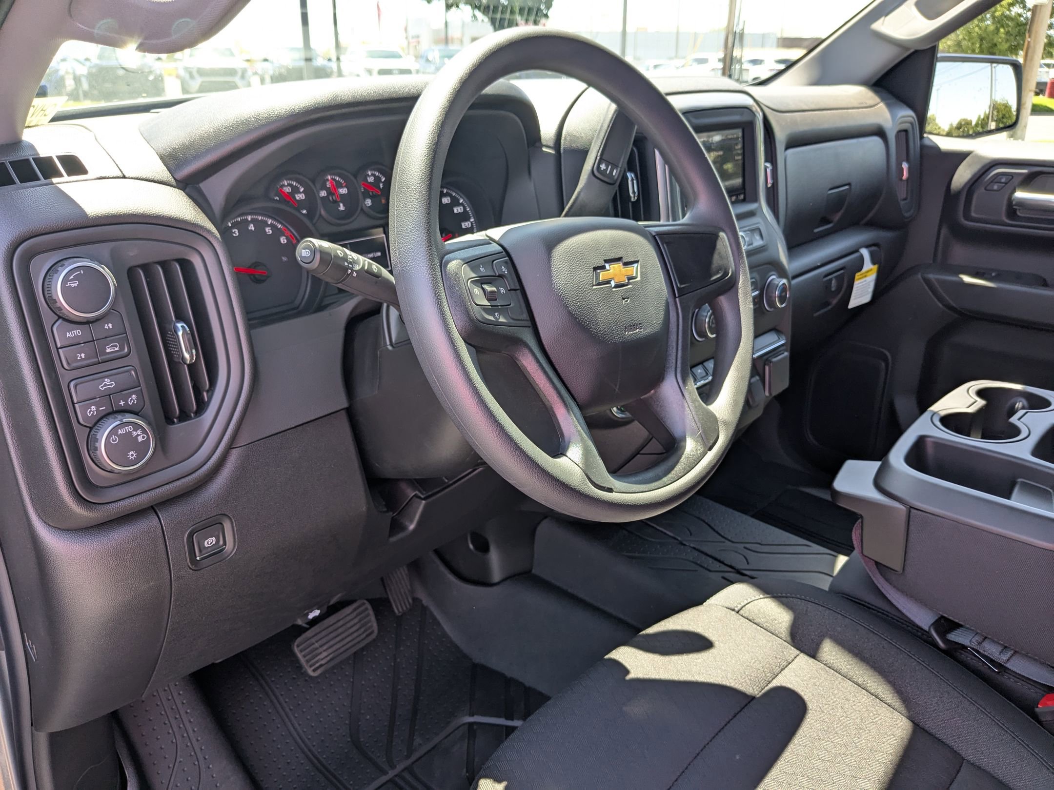 2025 Chevrolet Silverado 1500 Custom - Photo 11