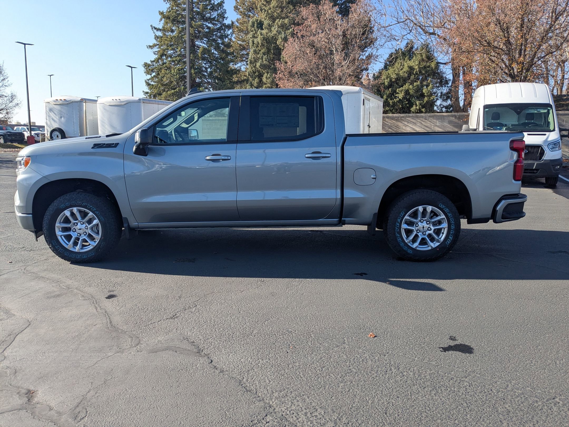 2025 Chevrolet Silverado 1500 Custom photo 2