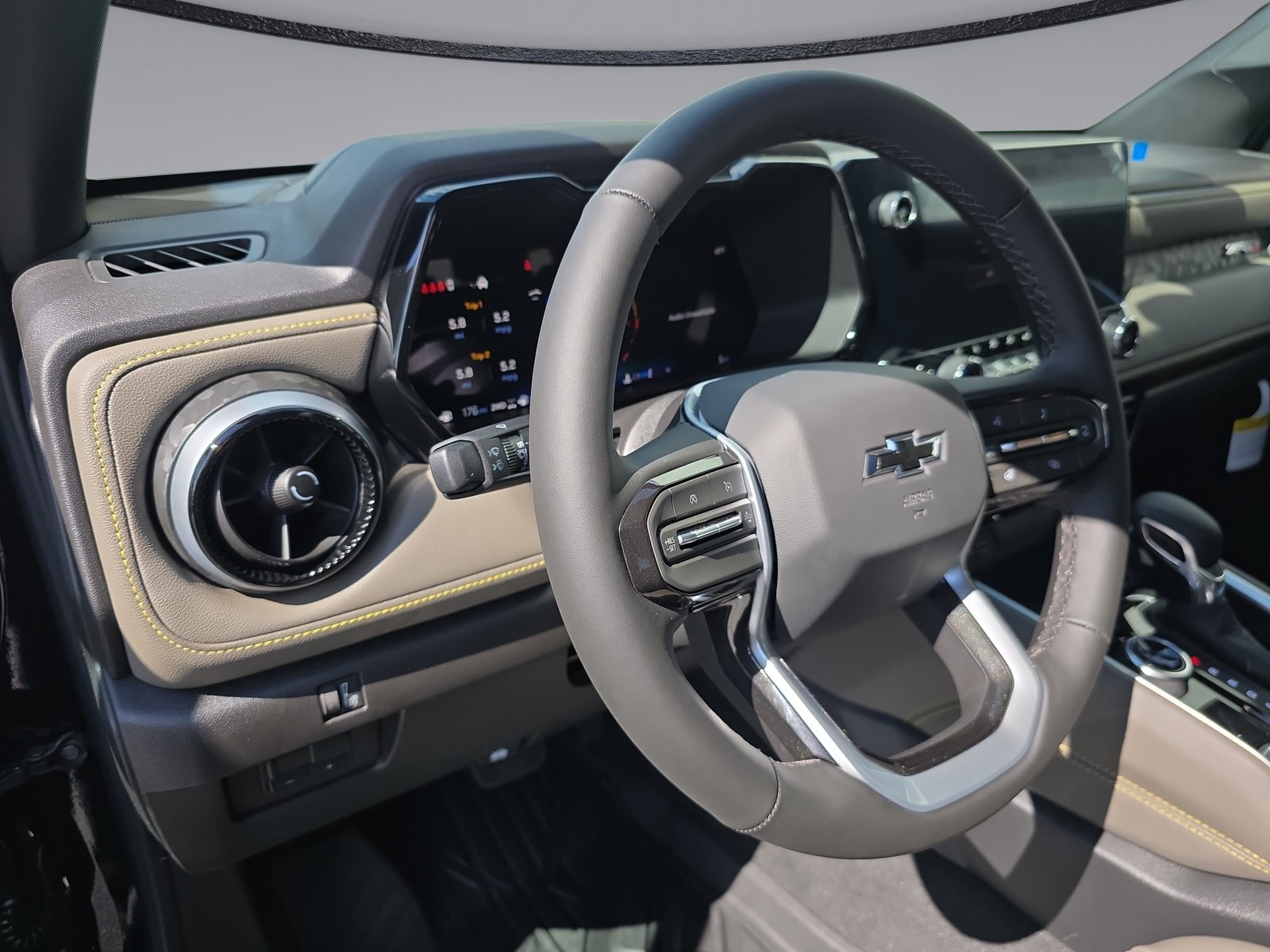 2026 Chevrolet Colorado ZR2 - Photo 25
