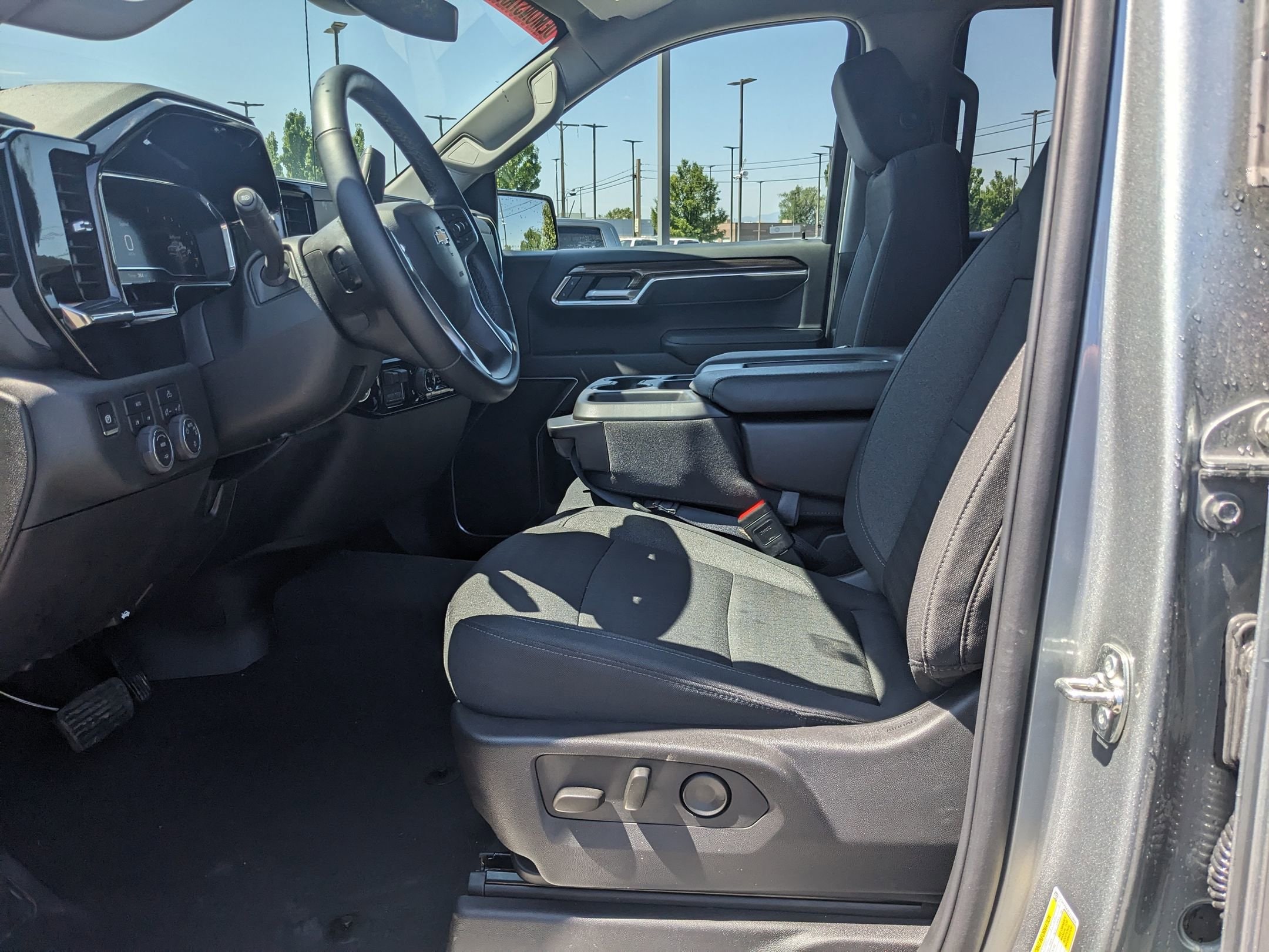 2025 Chevrolet Silverado 1500 LT - Photo 16