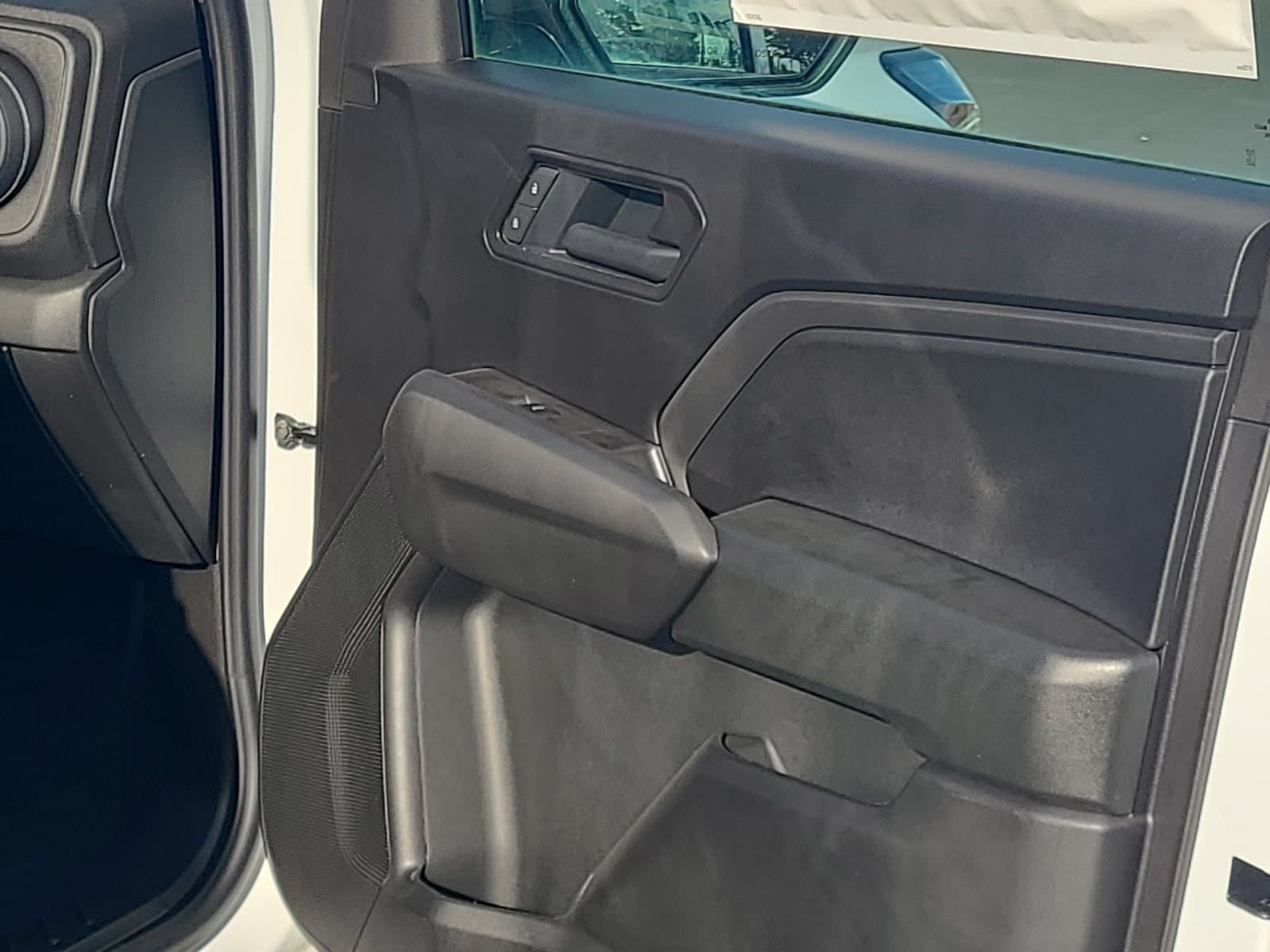 2025 Chevrolet Colorado Work Truck - Photo 17