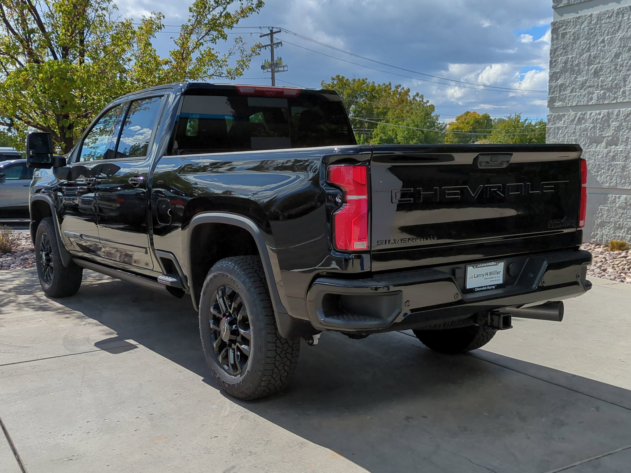 2026 Chevrolet Silverado High Country photo 4