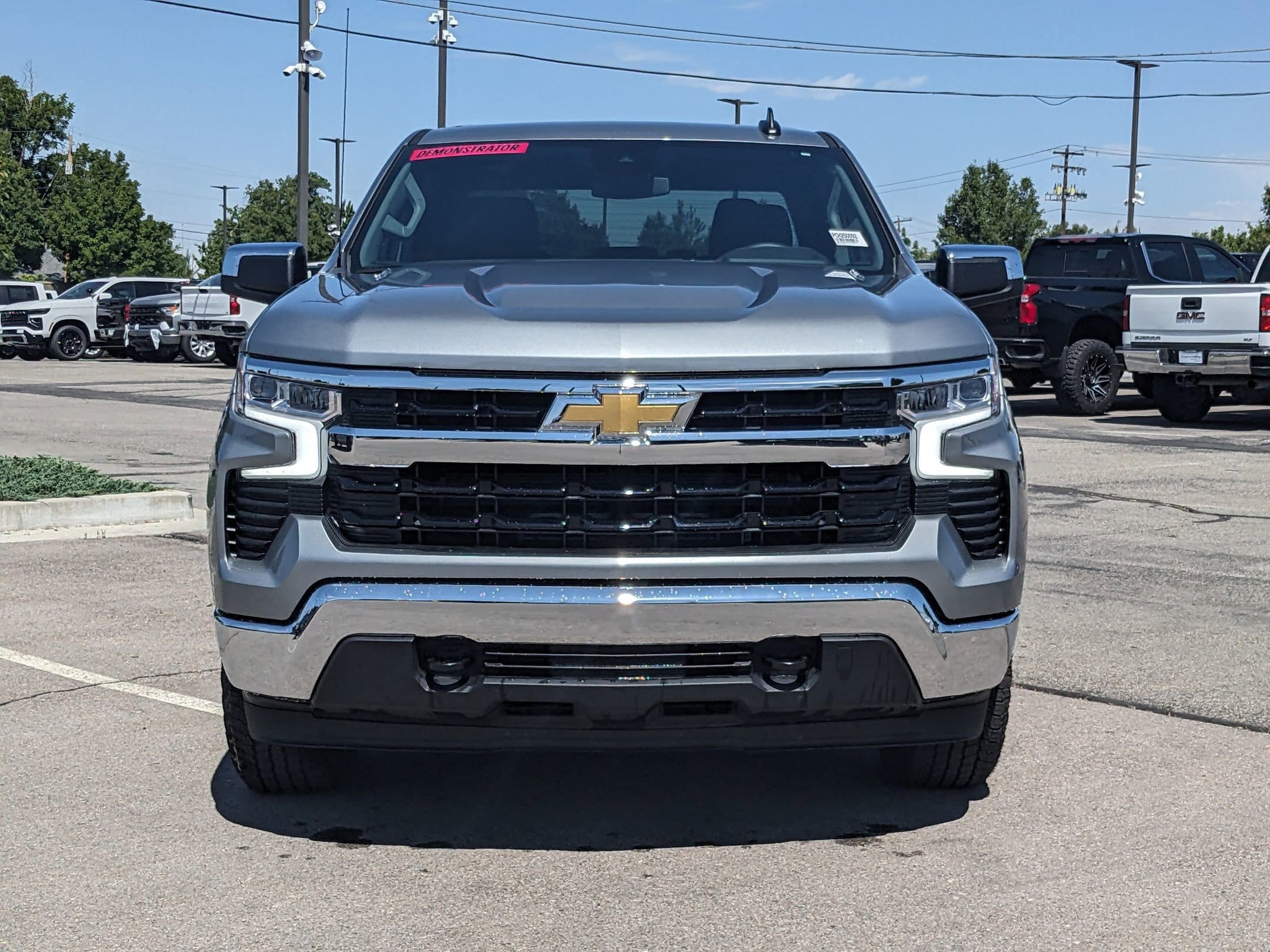 2025 Chevrolet Silverado 1500 LT - Photo 9