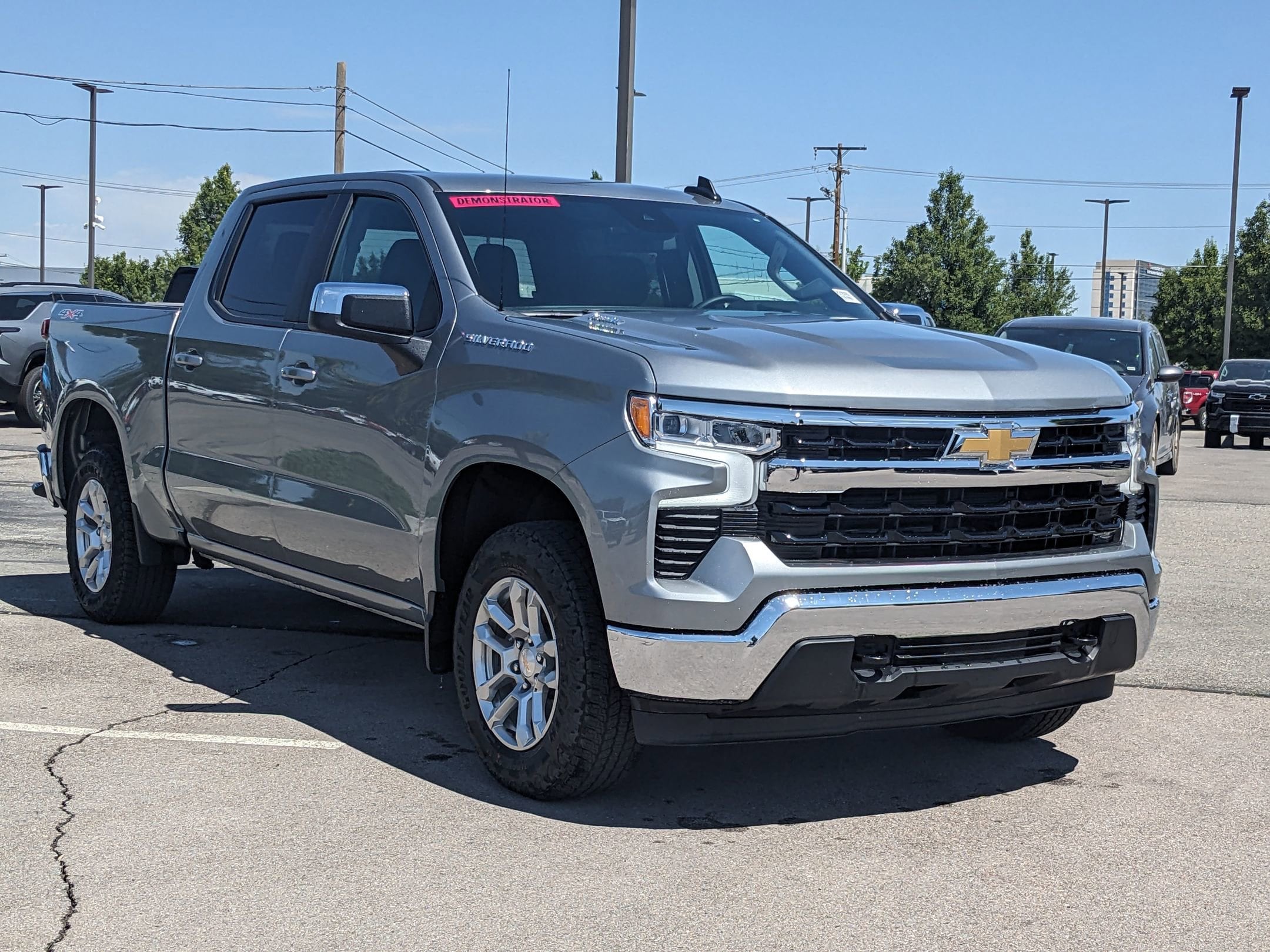 2025 Chevrolet Silverado 1500 LT - Photo 8