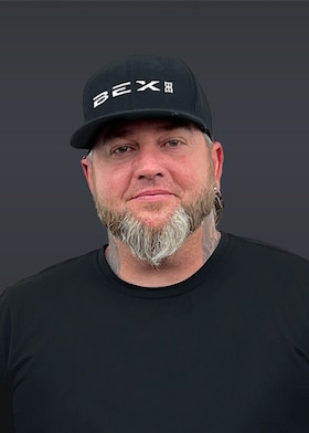 Staff member John Davis from ID_b3439f7bee40
