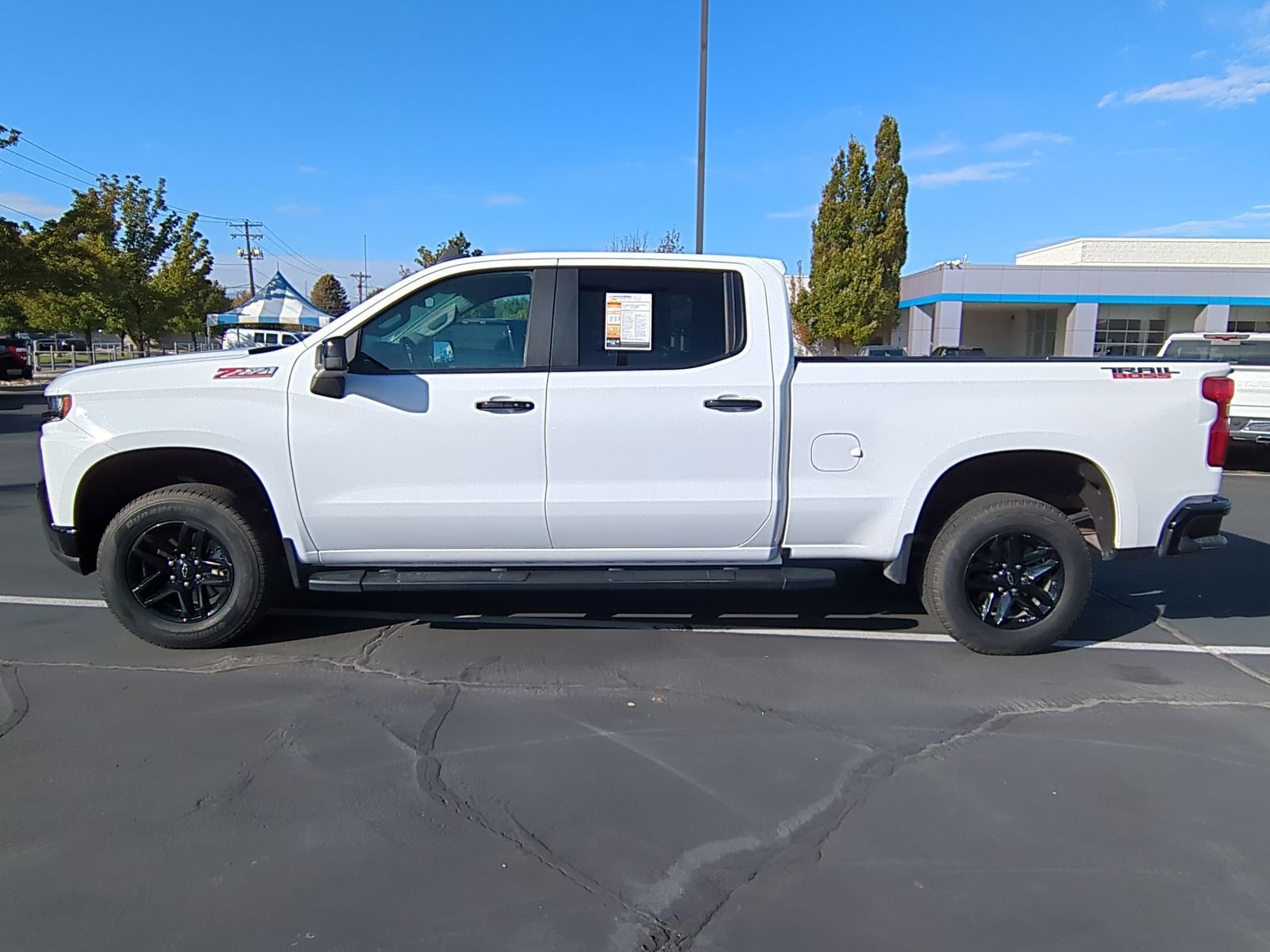 2022 Chevrolet Silverado 1500 LT Trail Boss photo 3