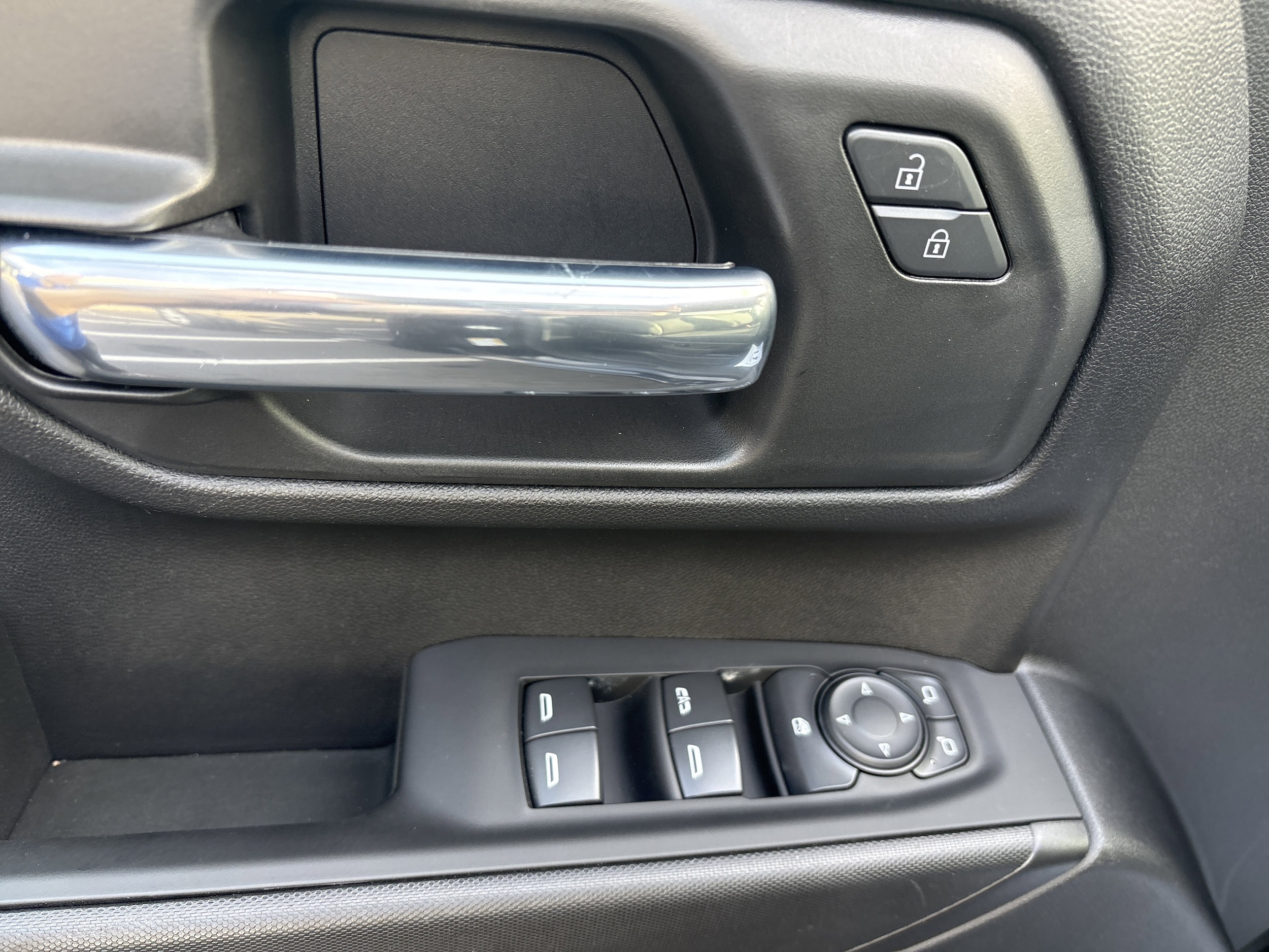 2025 Chevrolet Silverado 1500 Custom - Photo 15